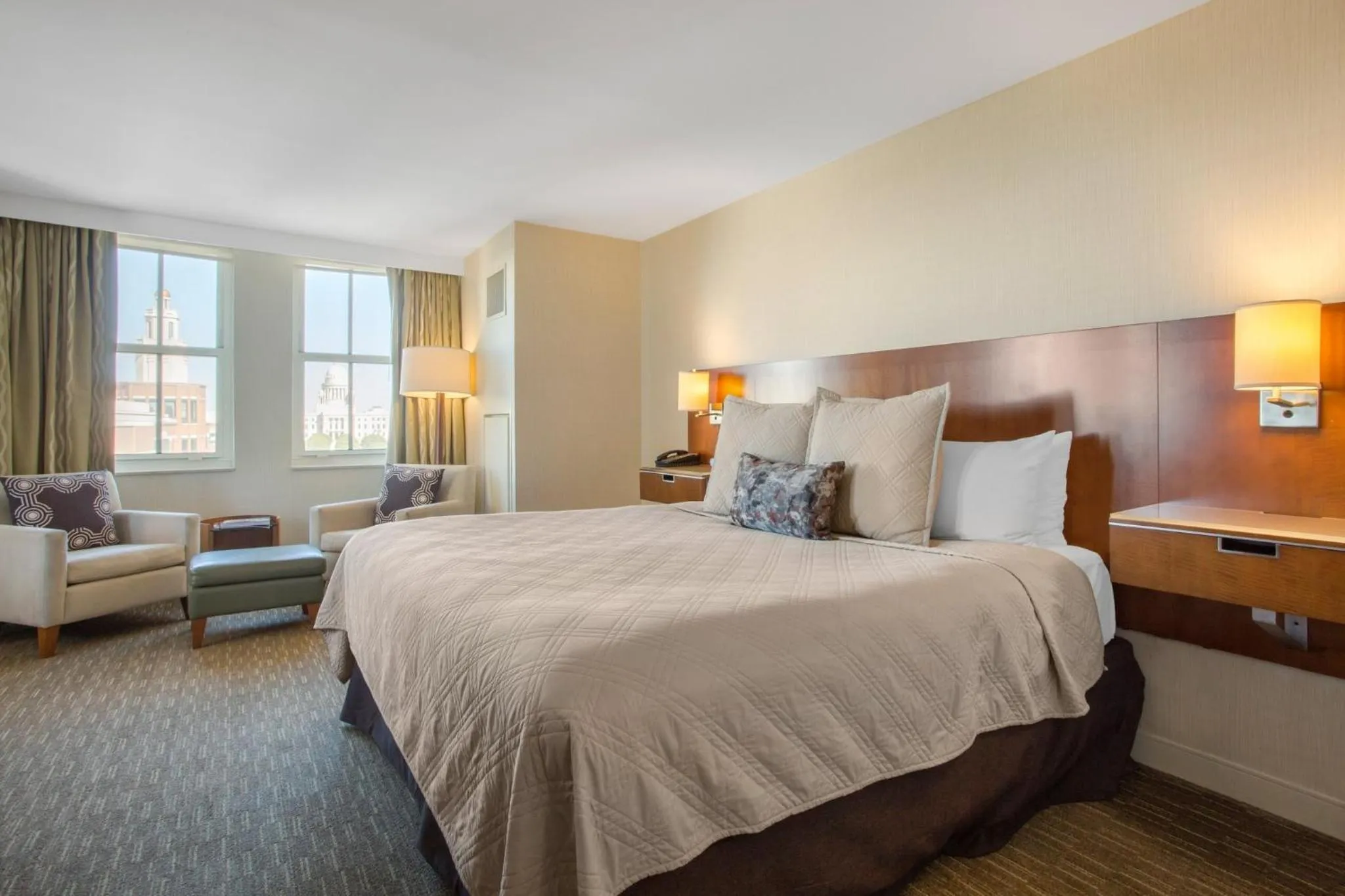 Bedroom, Bed in Omni Providence