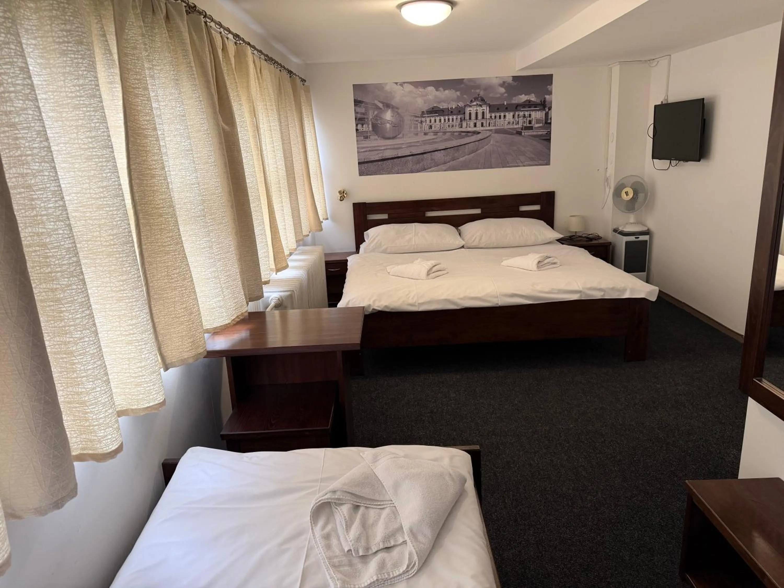 Photo of the whole room, Bed in Botel Gracia