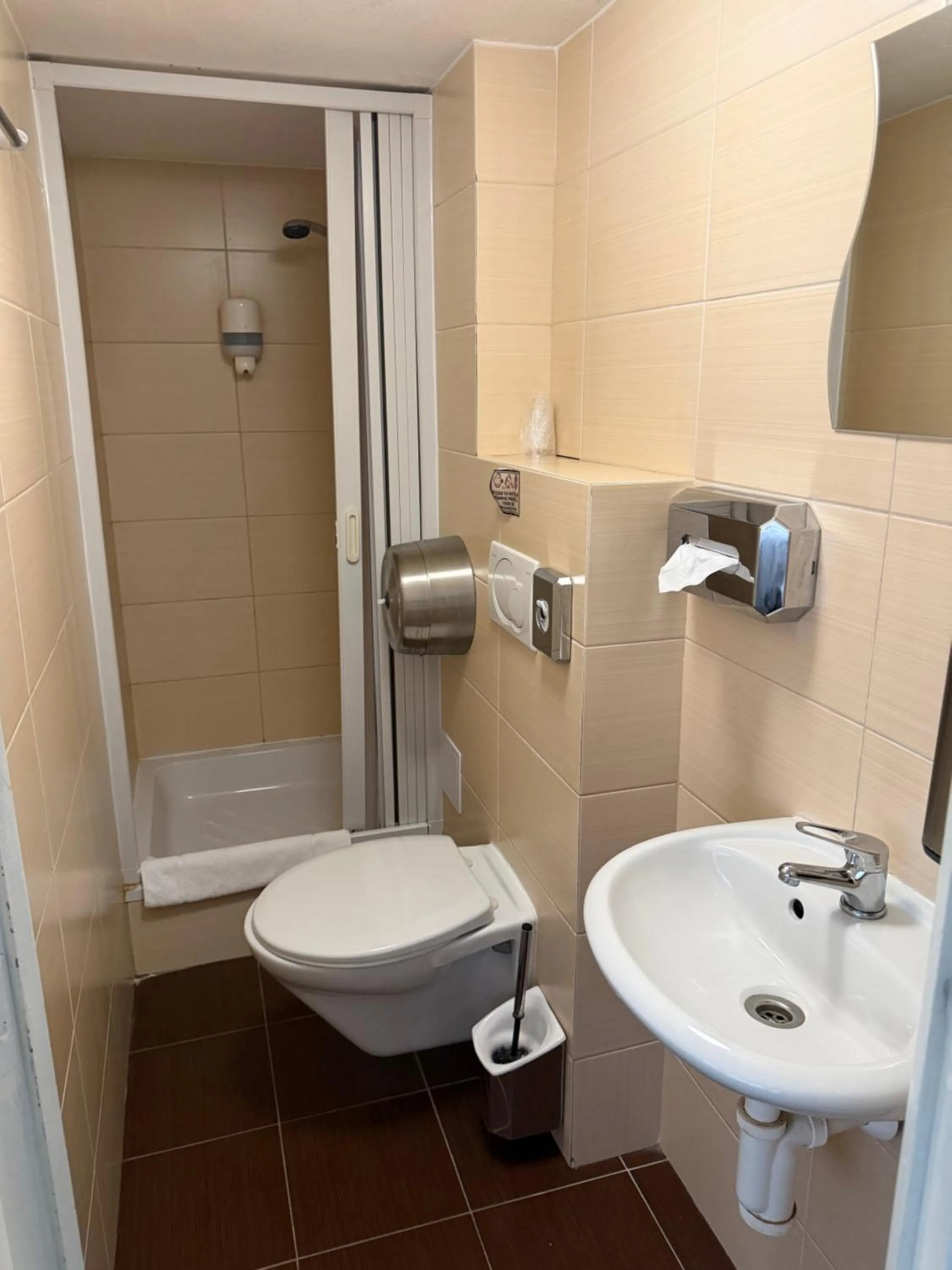 Bathroom in Botel Gracia