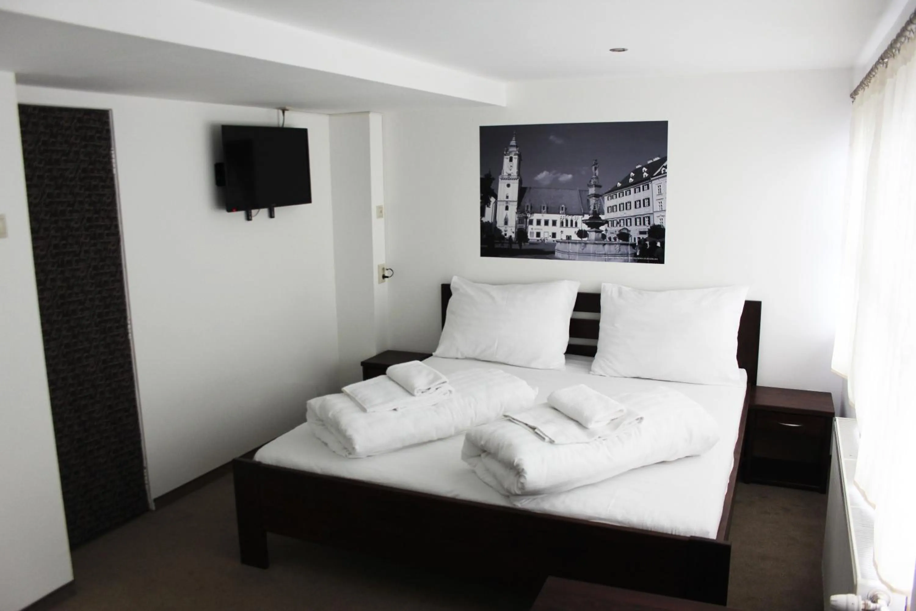 Property building, Bed in Botel Gracia
