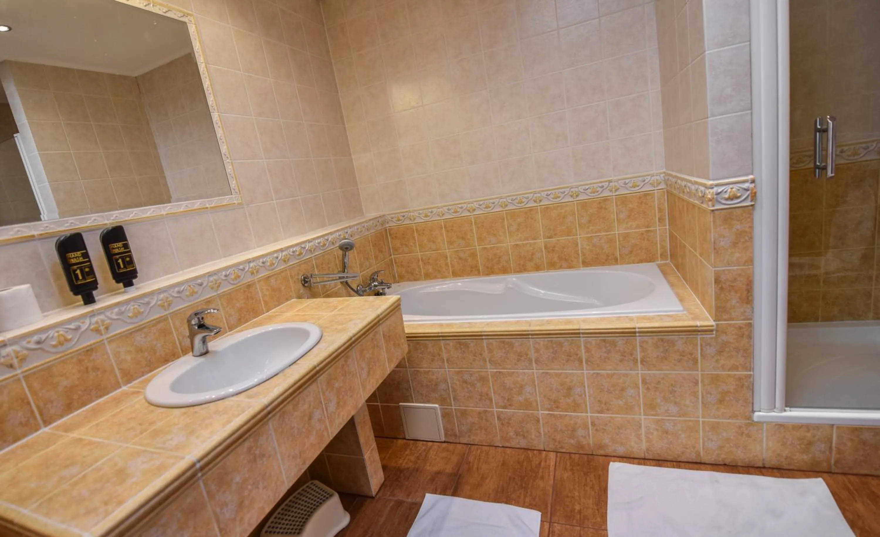 Bathroom in Botel Gracia