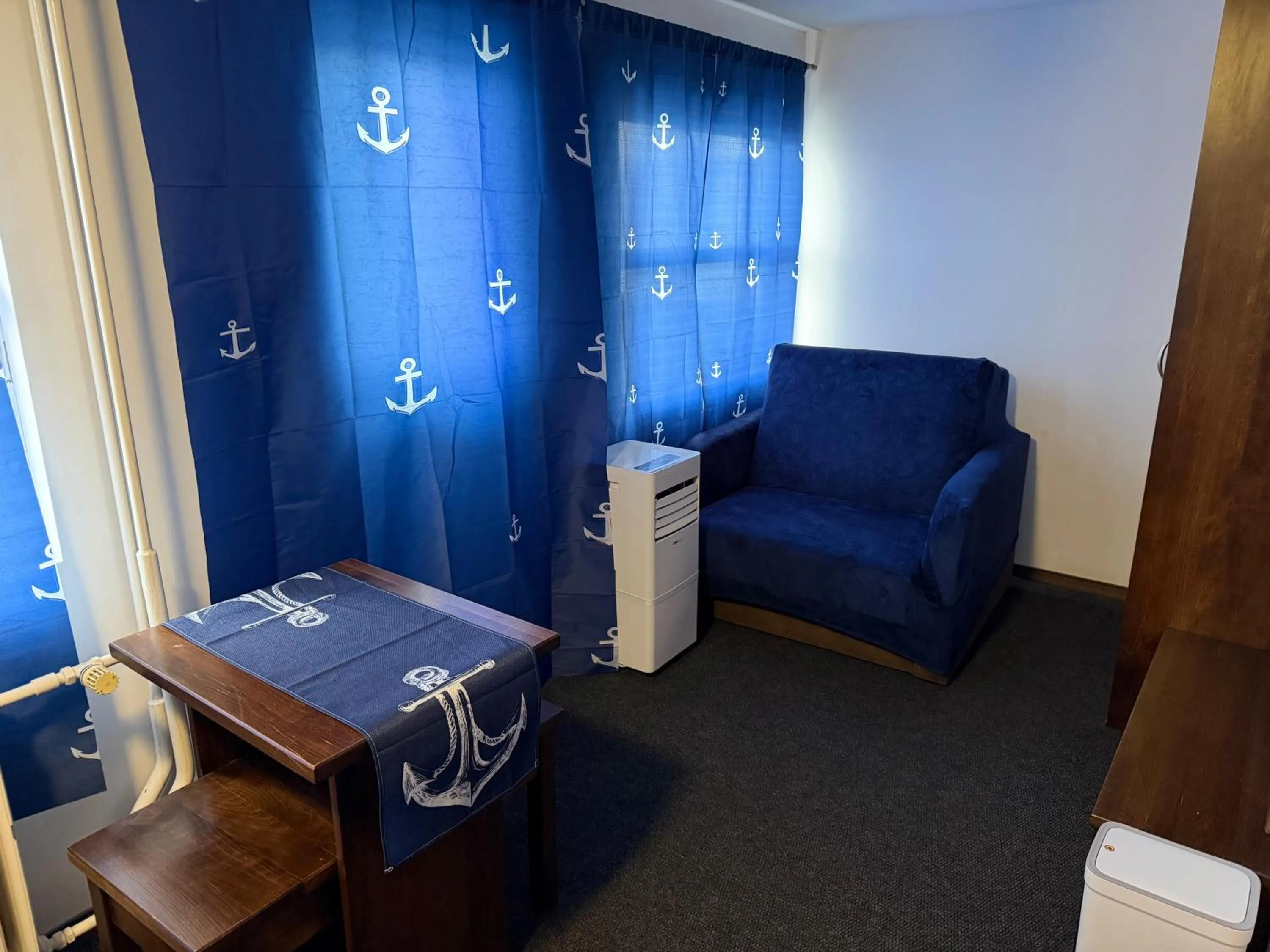 Photo of the whole room in Botel Gracia