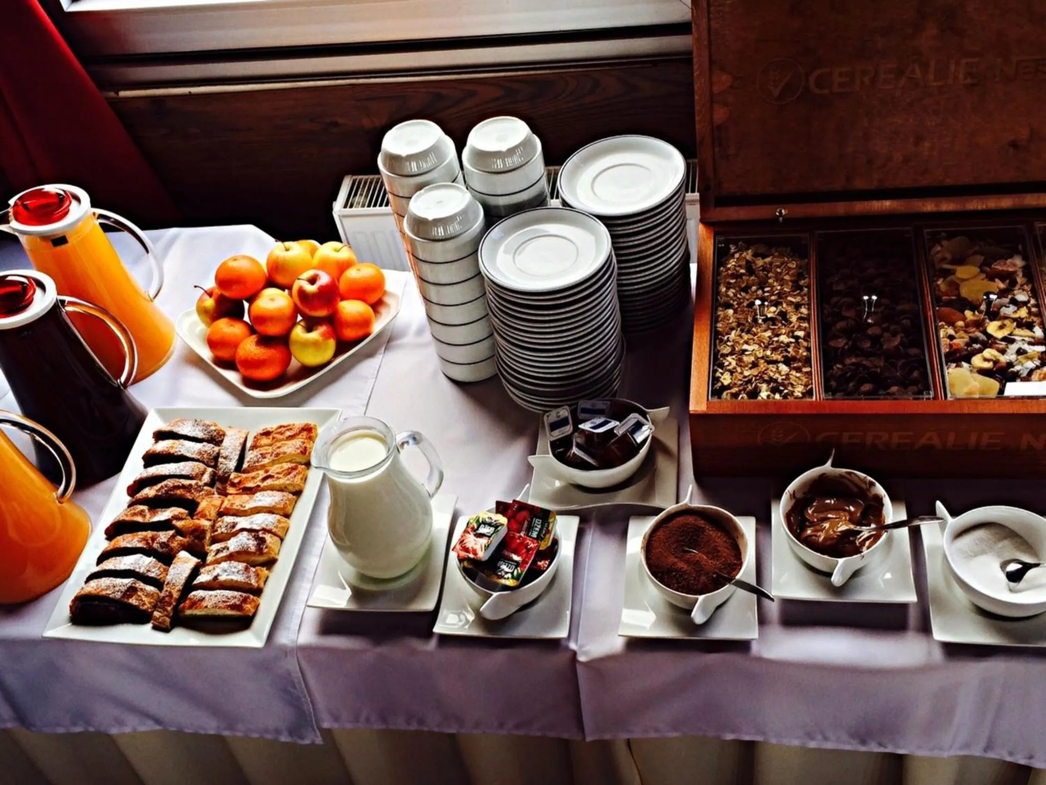 Restaurant/places to eat in Botel Gracia