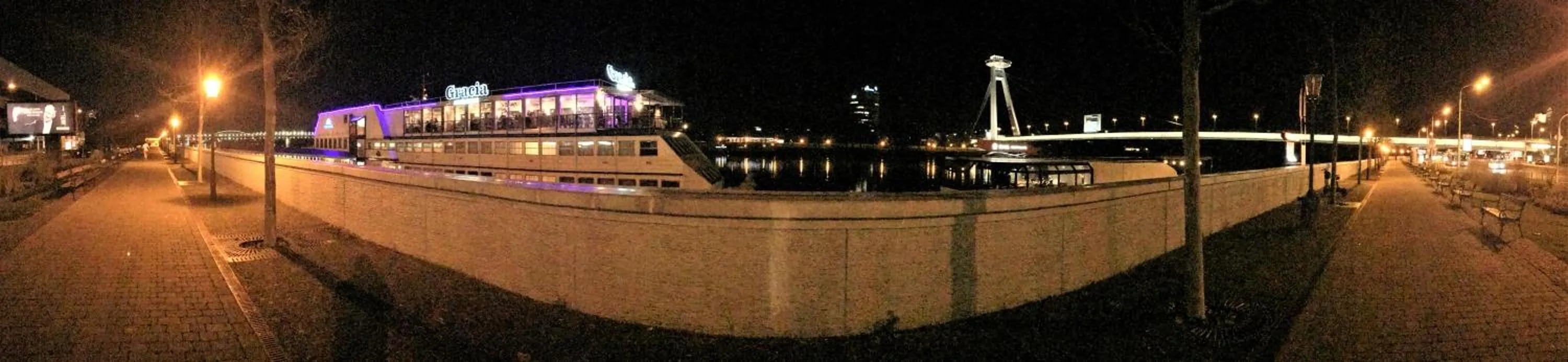 Property building in Botel Gracia