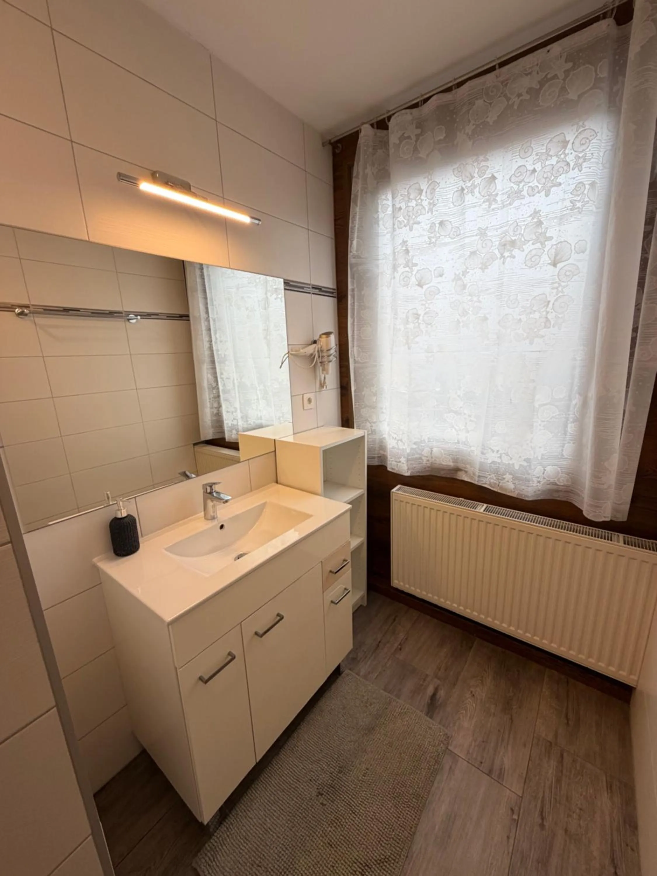 Bathroom in Botel Gracia