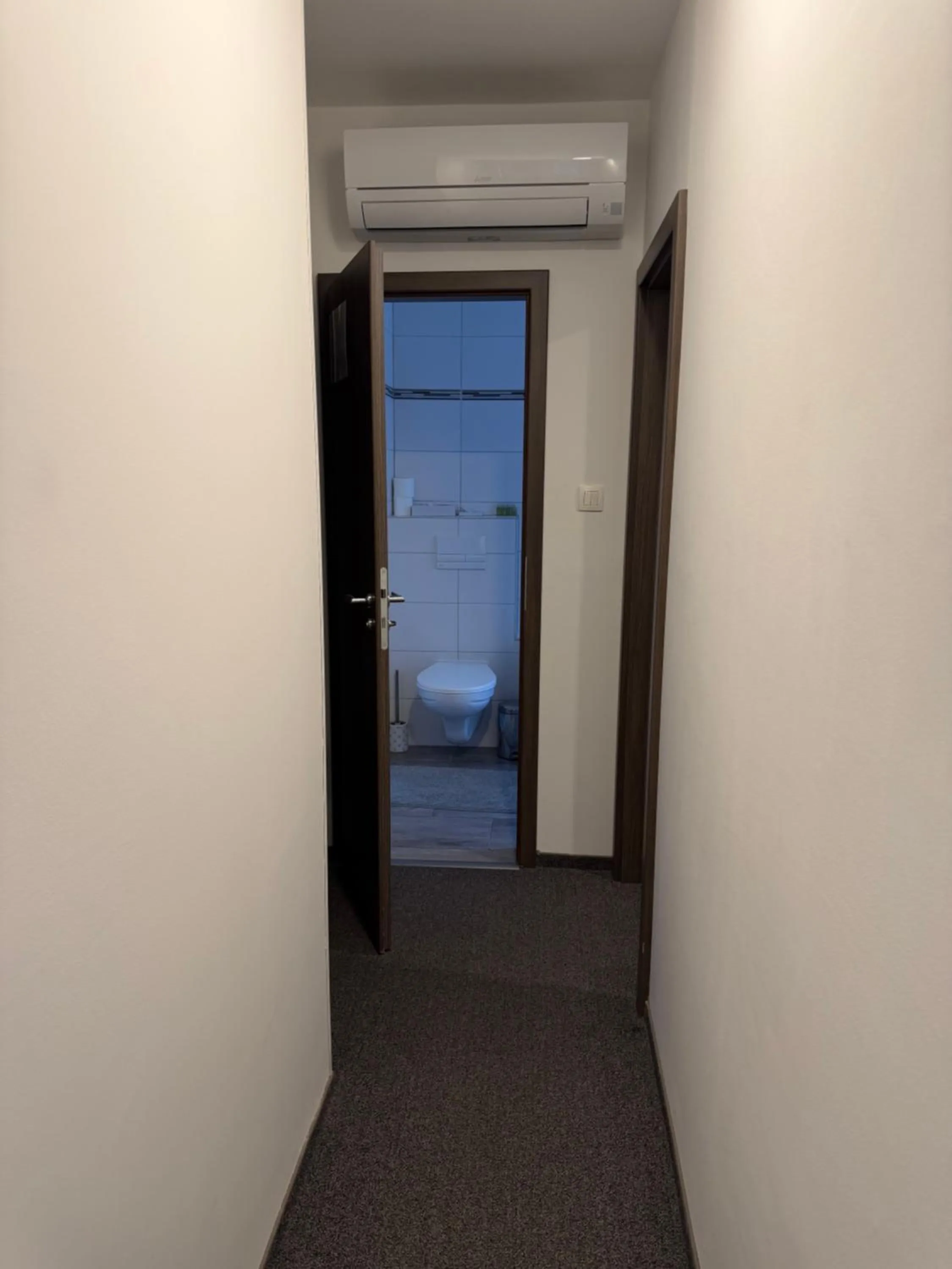 Toilet in Botel Gracia