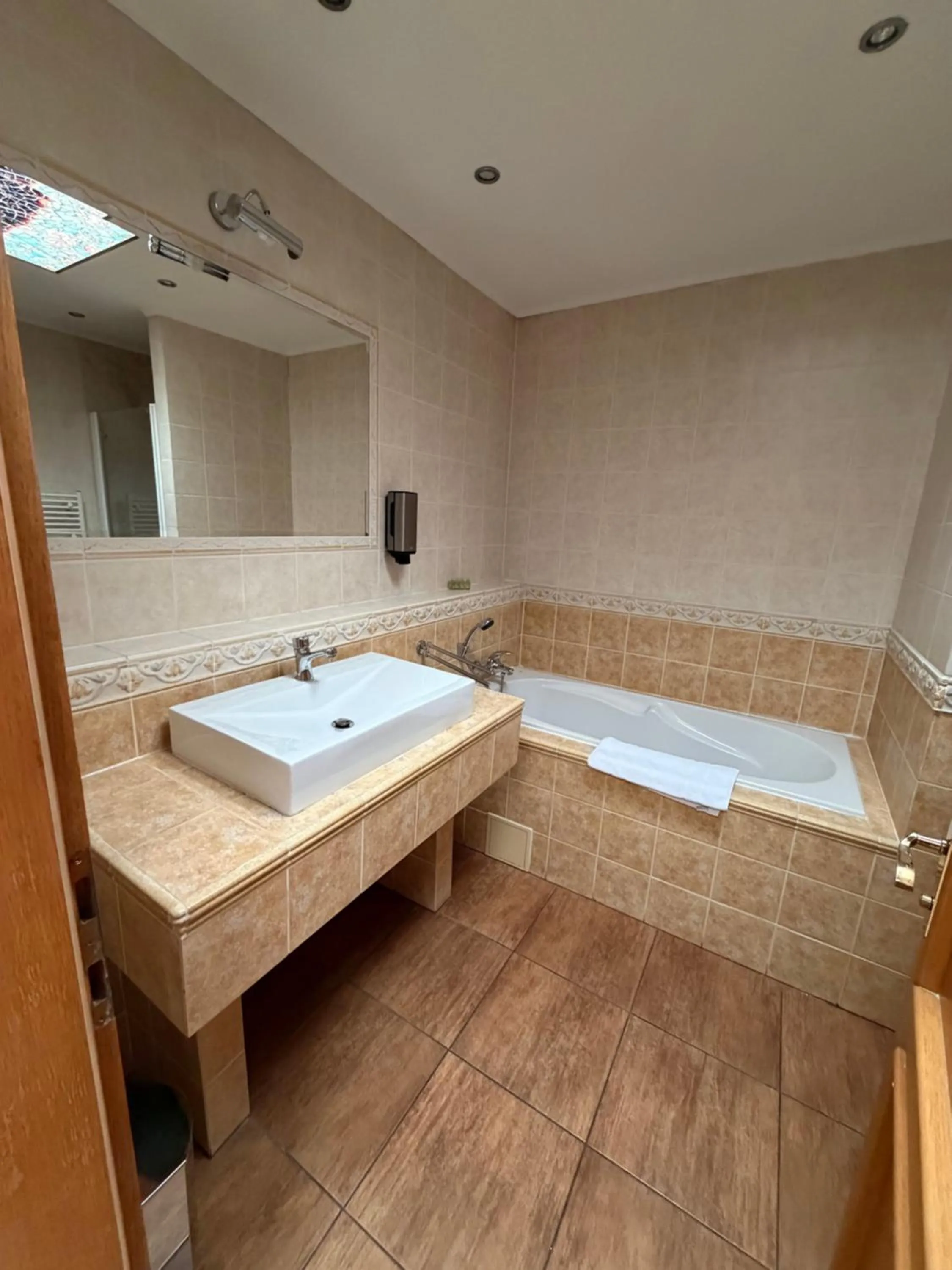 Bathroom in Botel Gracia