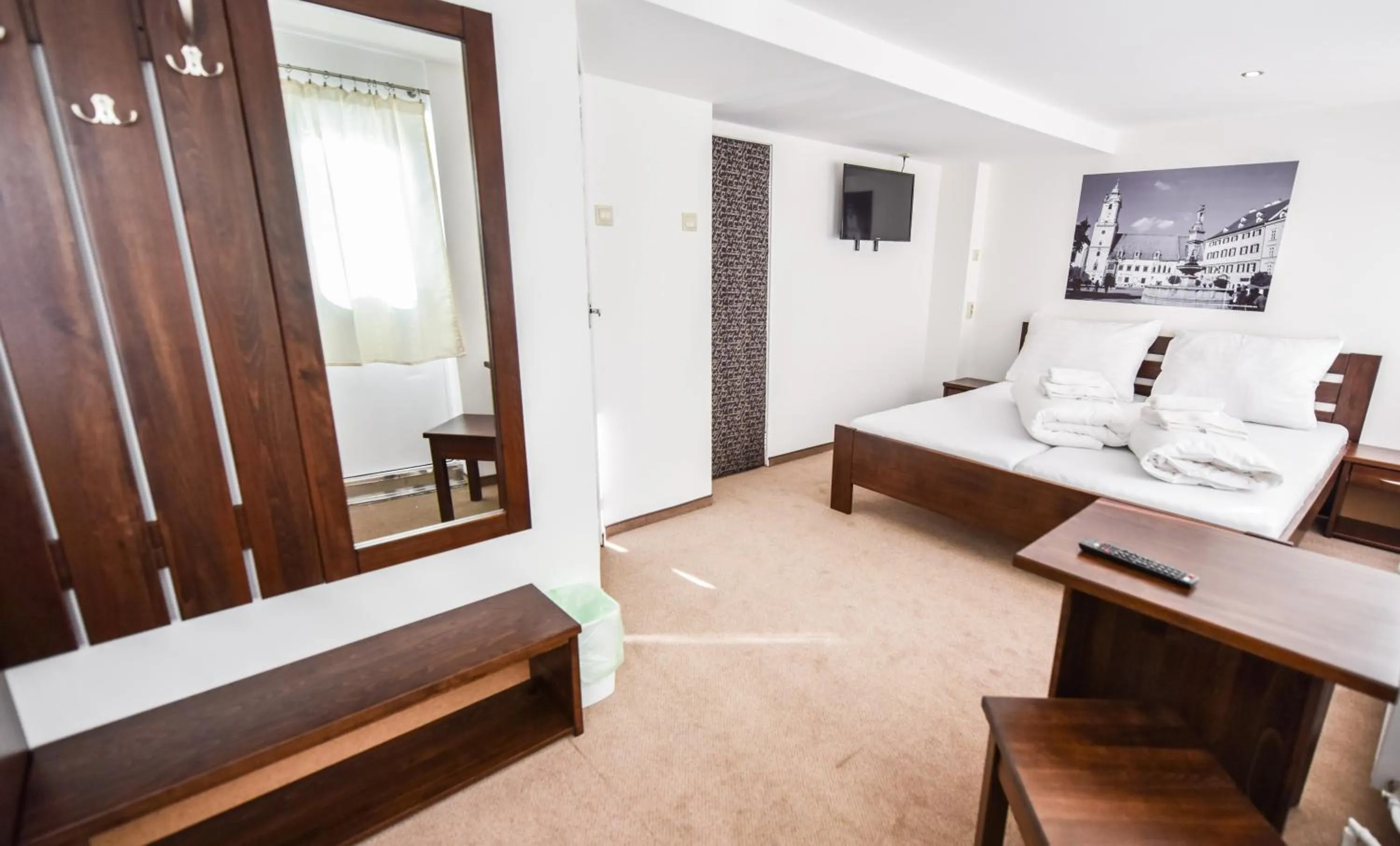 Photo of the whole room, Bed in Botel Gracia