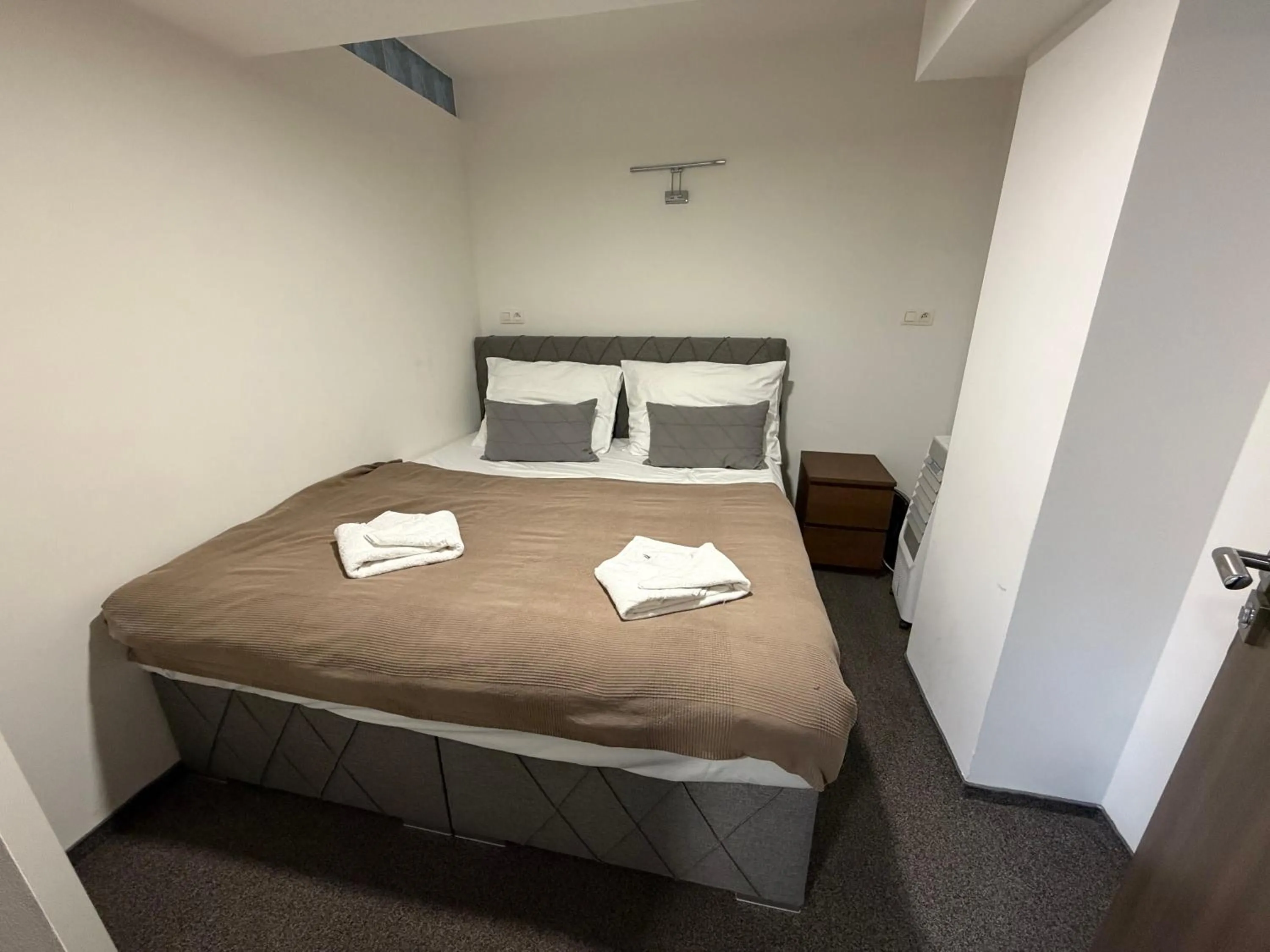 Bedroom, Bed in Botel Gracia