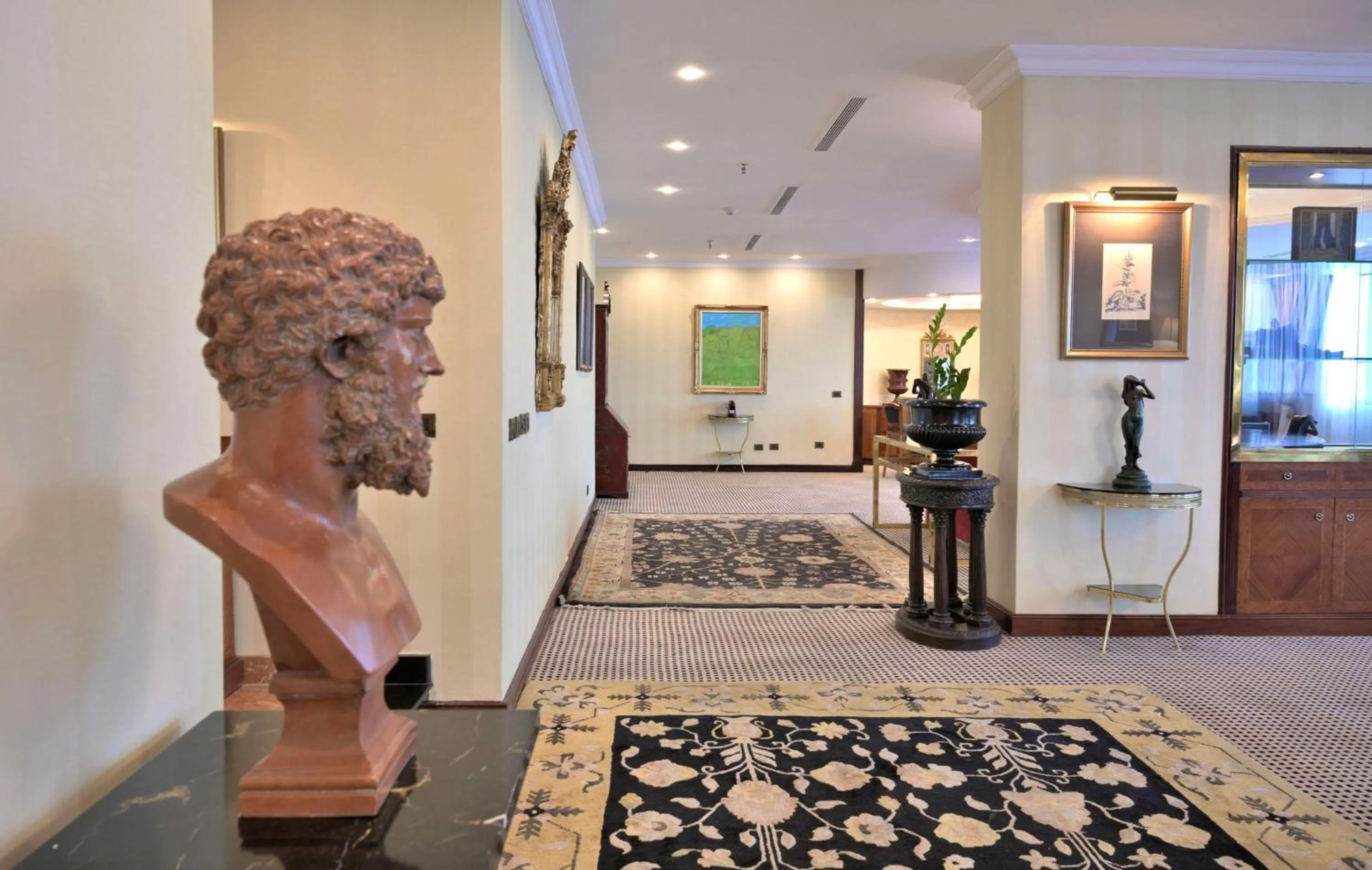 Photo of the whole room in Meliá Caracas