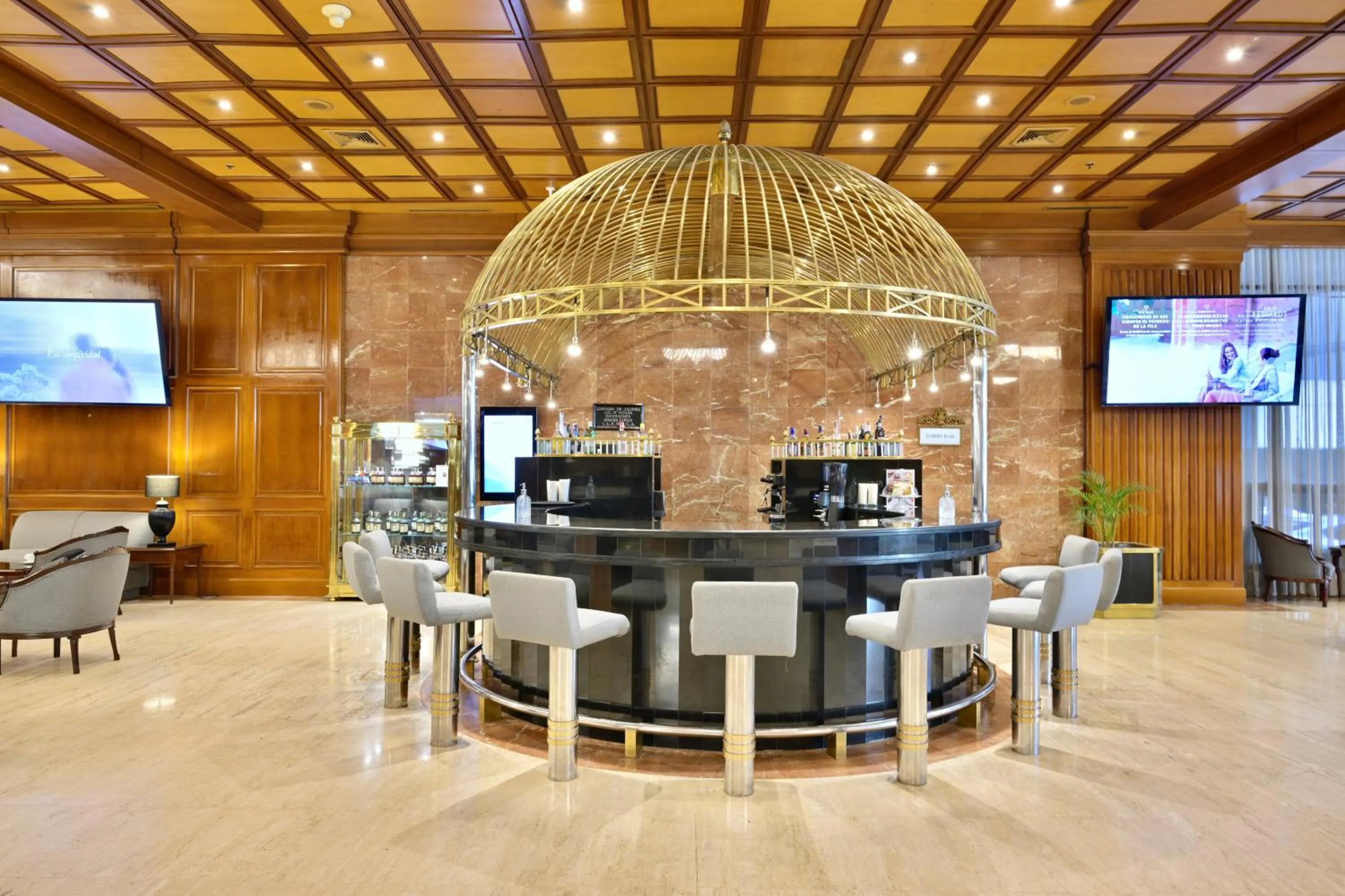 Restaurant/places to eat in Meliá Caracas