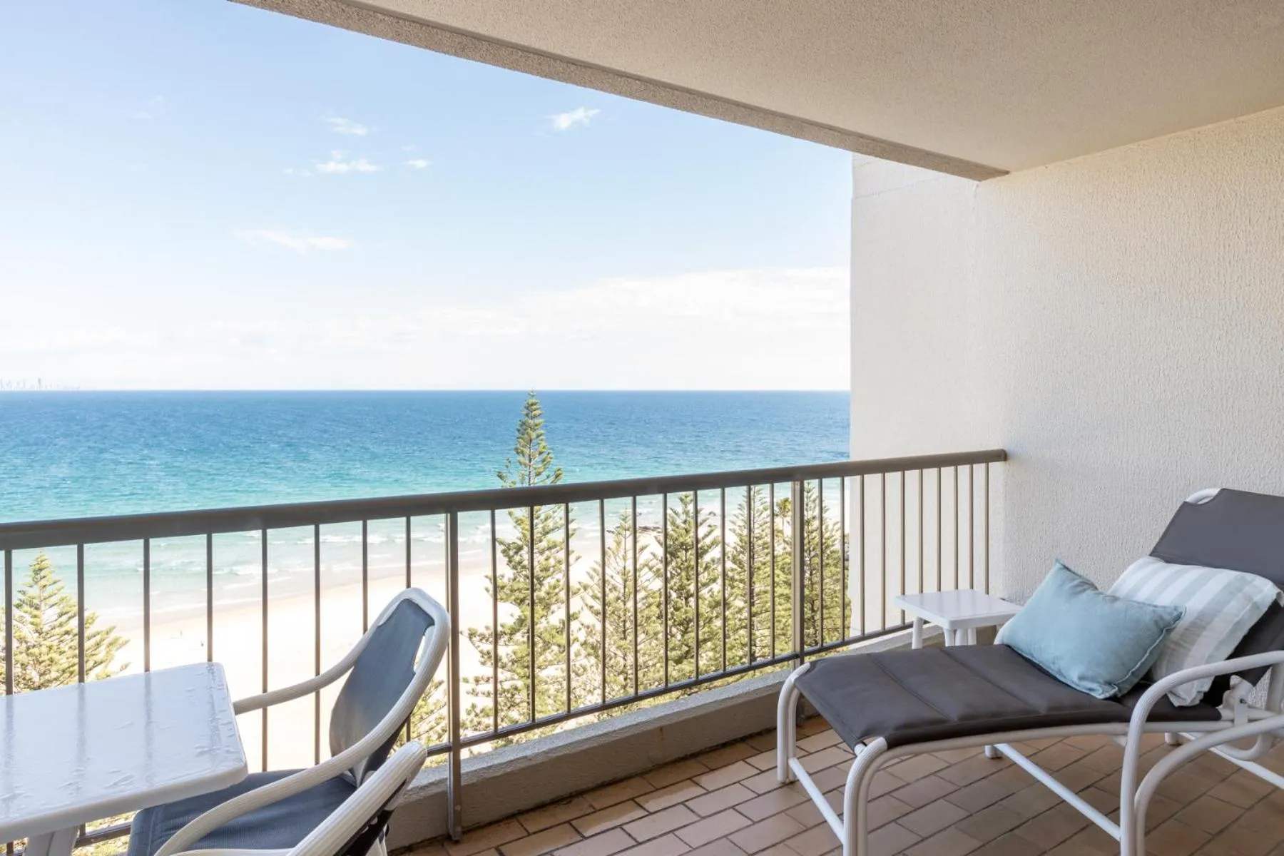 Columbia Beachfront Apartments on Rainbow Bay