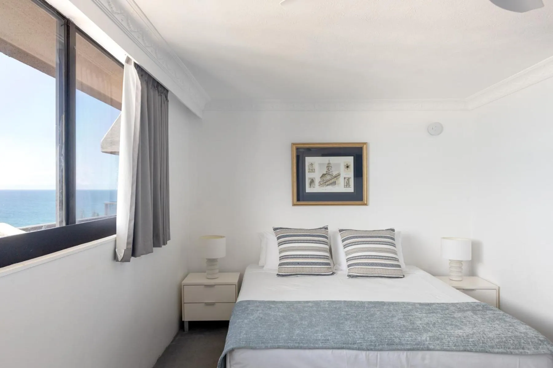 Bed in Columbia Beachfront Apartments on Rainbow Bay