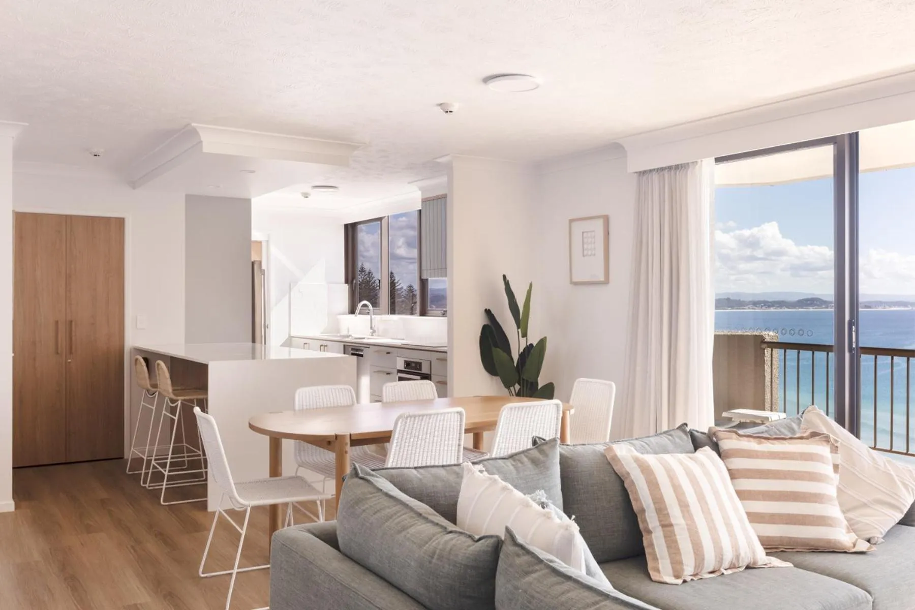 Columbia Beachfront Apartments on Rainbow Bay