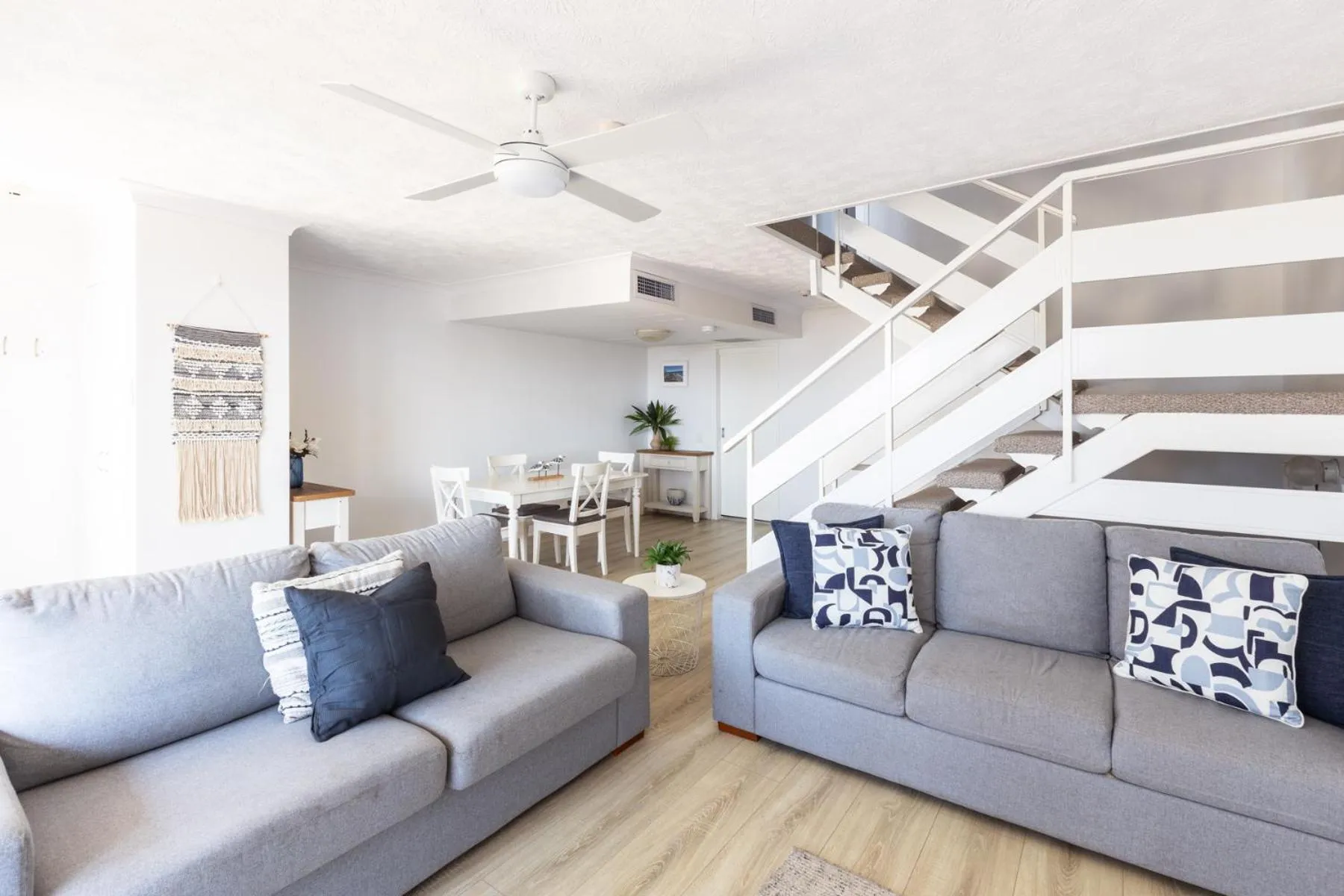 Columbia Beachfront Apartments on Rainbow Bay