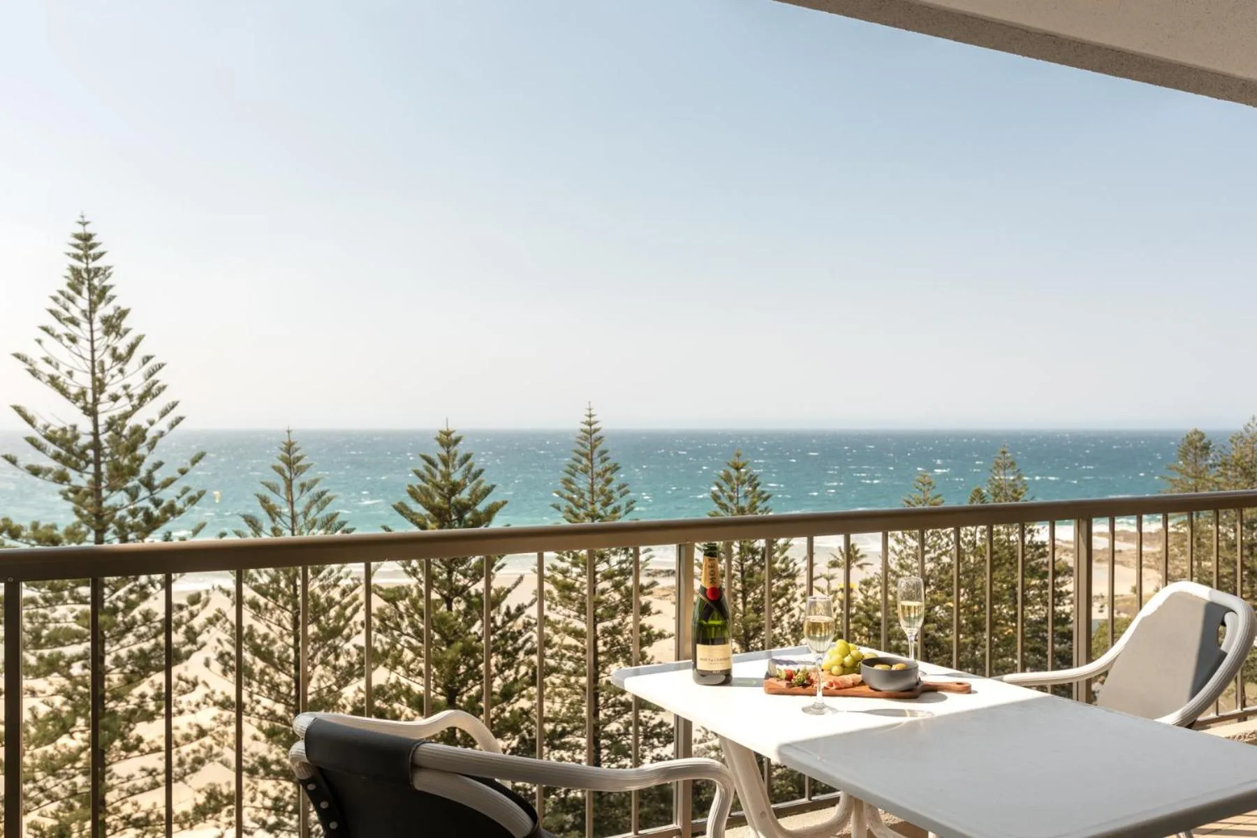 Columbia Beachfront Apartments on Rainbow Bay