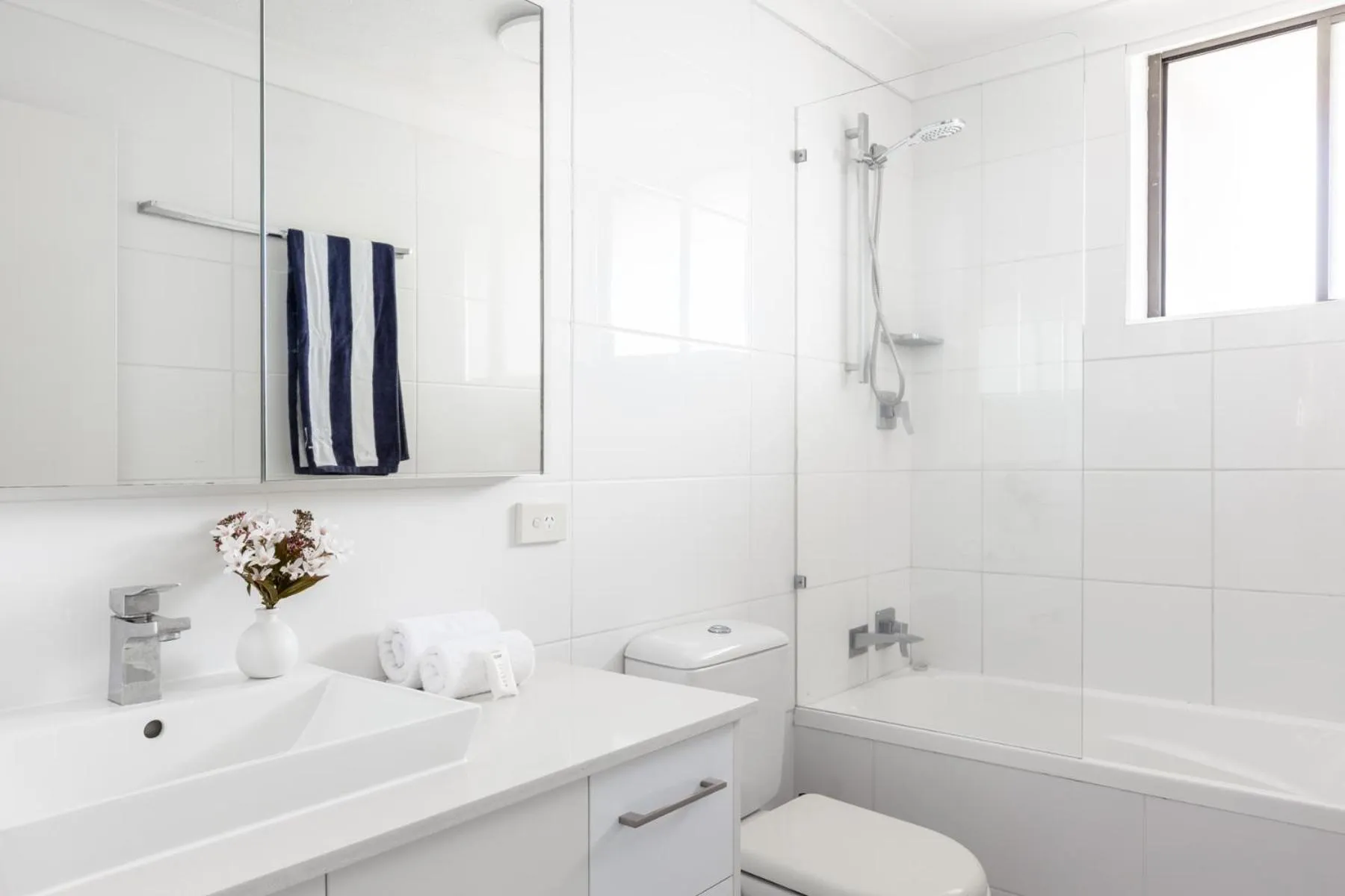 Columbia Beachfront Apartments on Rainbow Bay