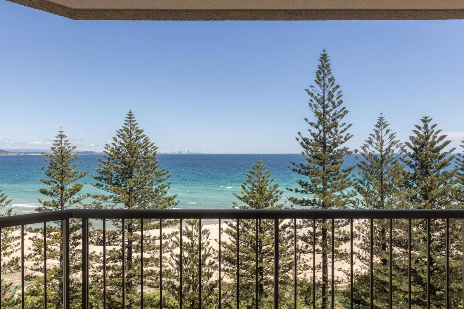 Columbia Beachfront Apartments on Rainbow Bay