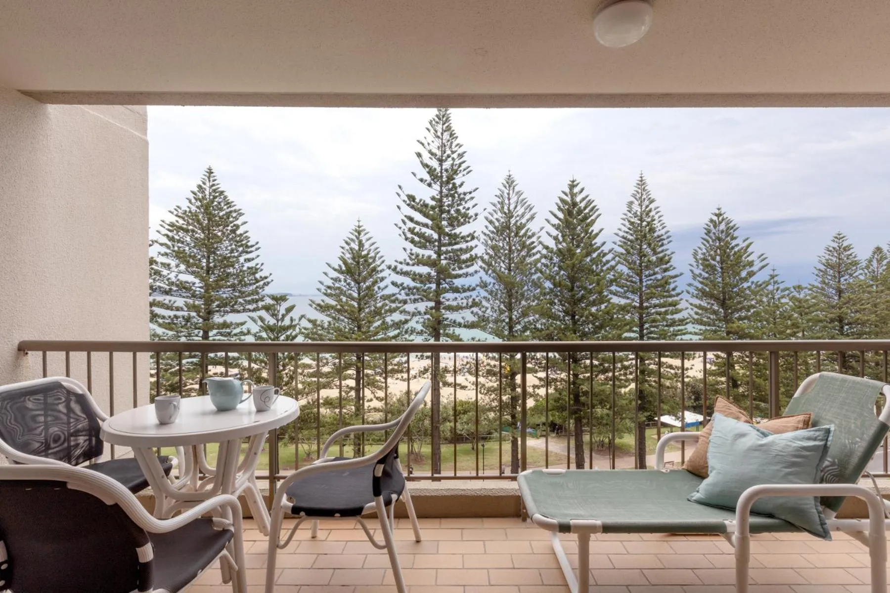 Columbia Beachfront Apartments on Rainbow Bay