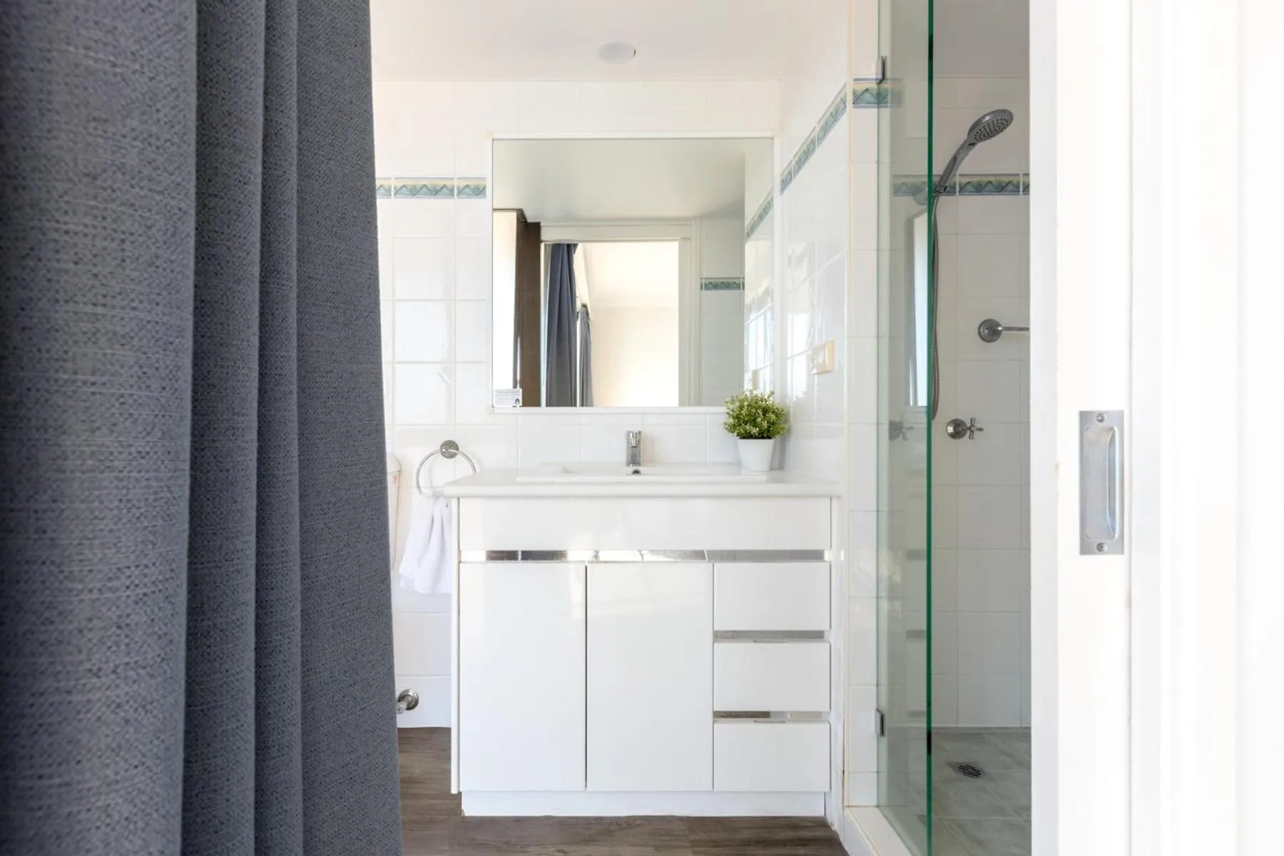 Columbia Beachfront Apartments on Rainbow Bay