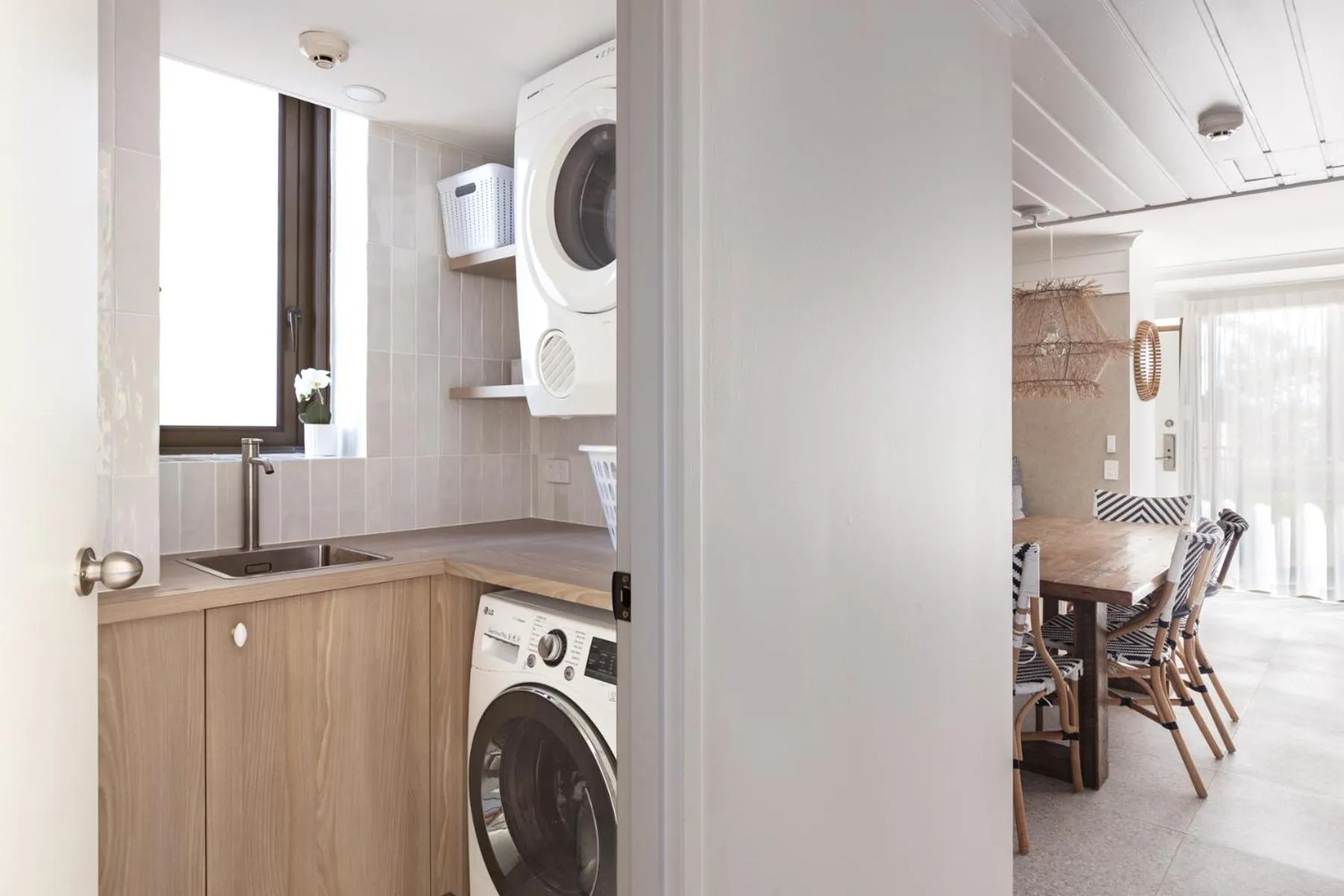 Columbia Beachfront Apartments on Rainbow Bay