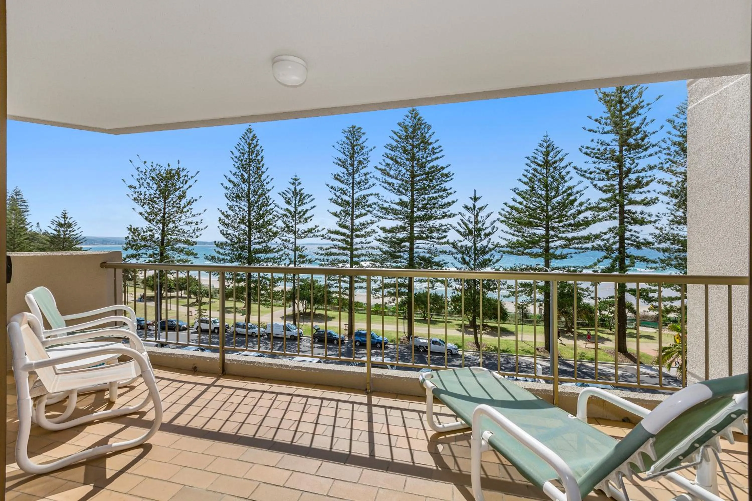 Columbia Beachfront Apartments on Rainbow Bay