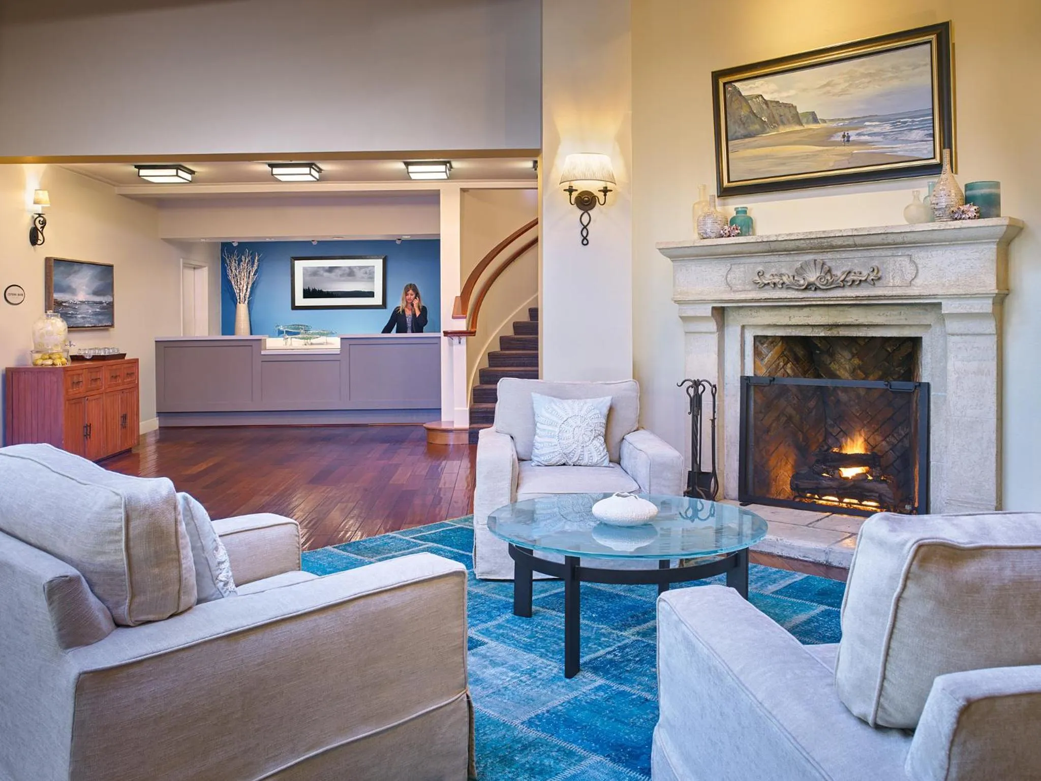 Communal lounge/ TV room in Beach House Half Moon Bay