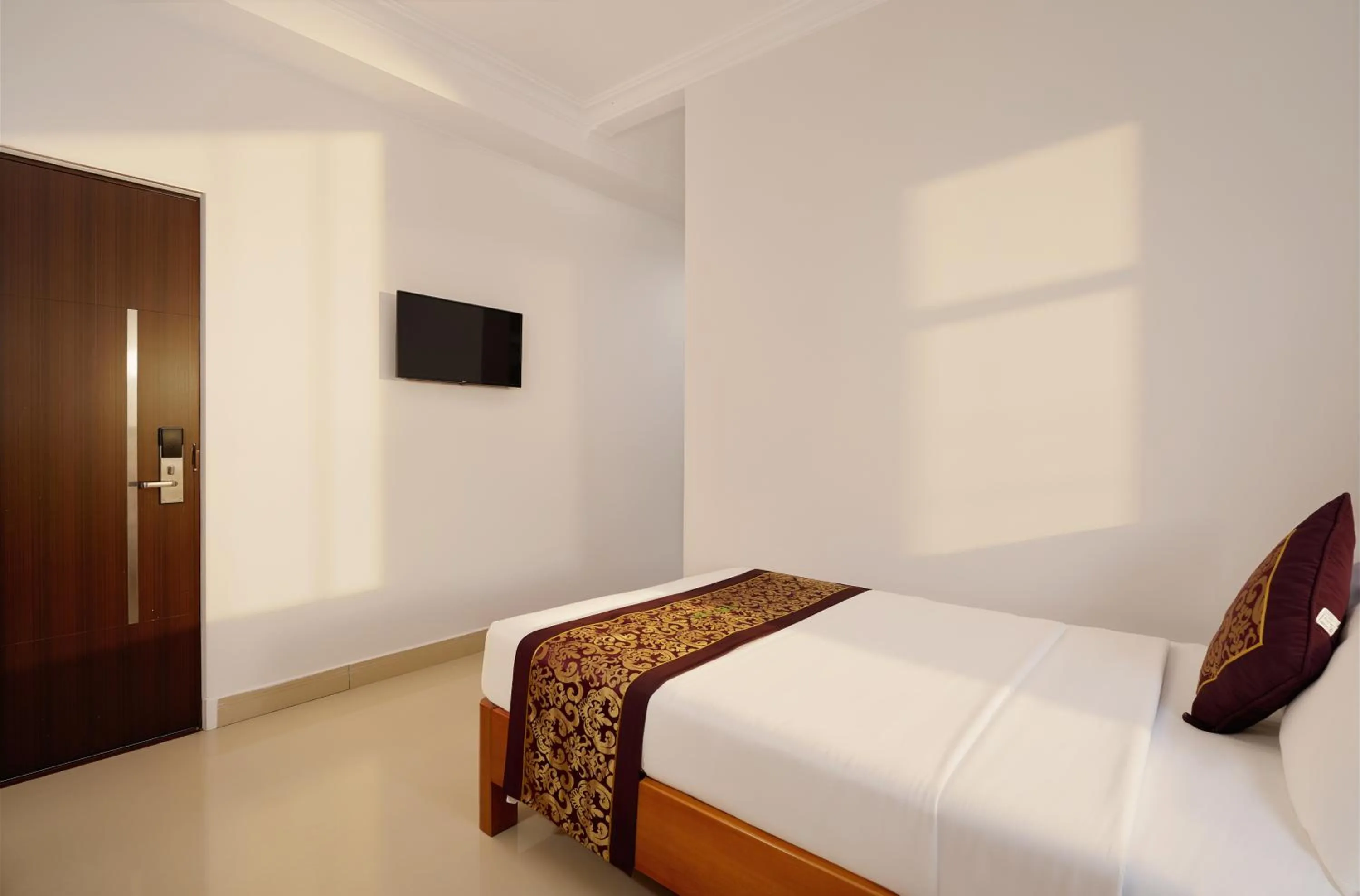 Bed in Phu Tho Da Lat Hotel