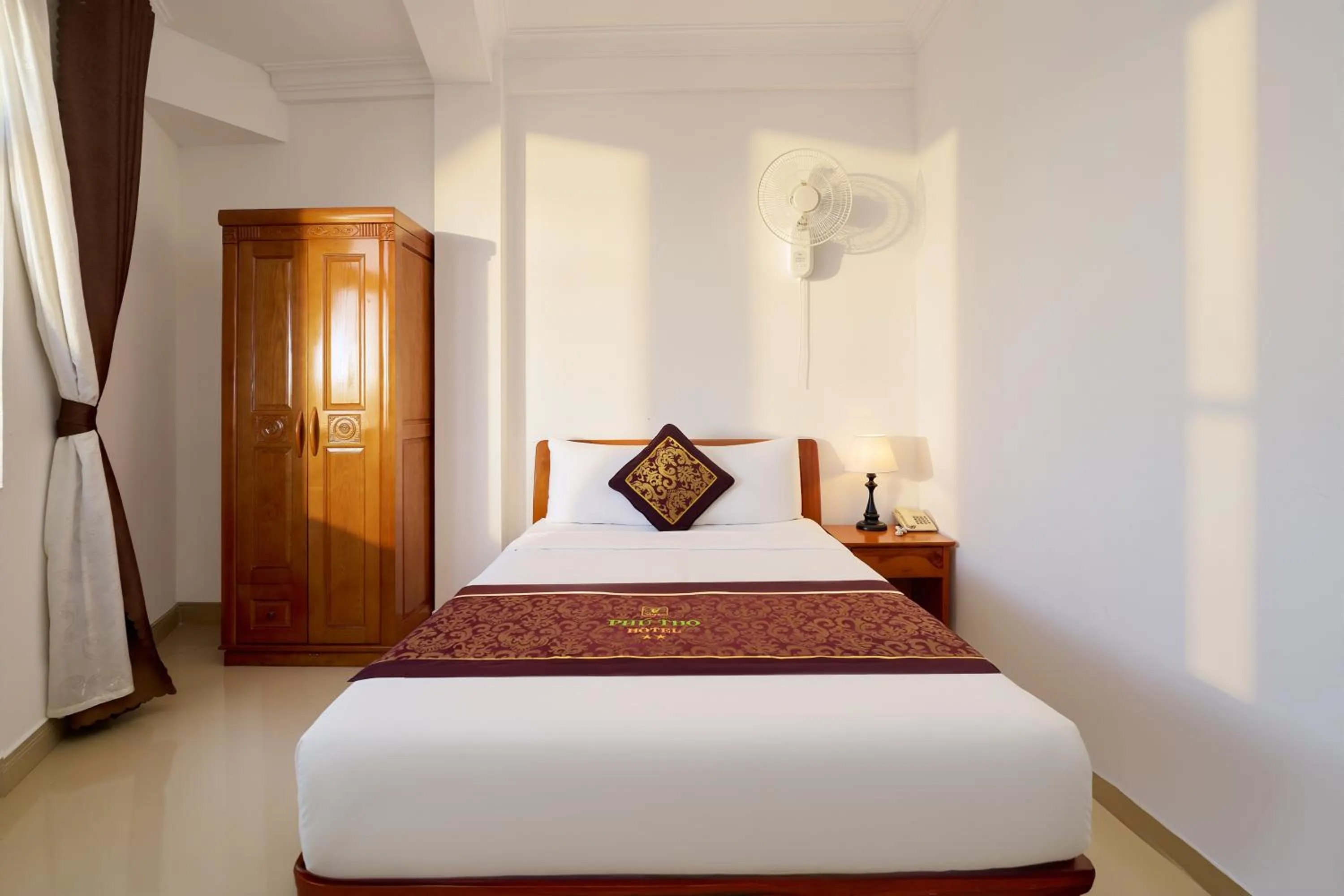 Bed in Phu Tho Da Lat Hotel