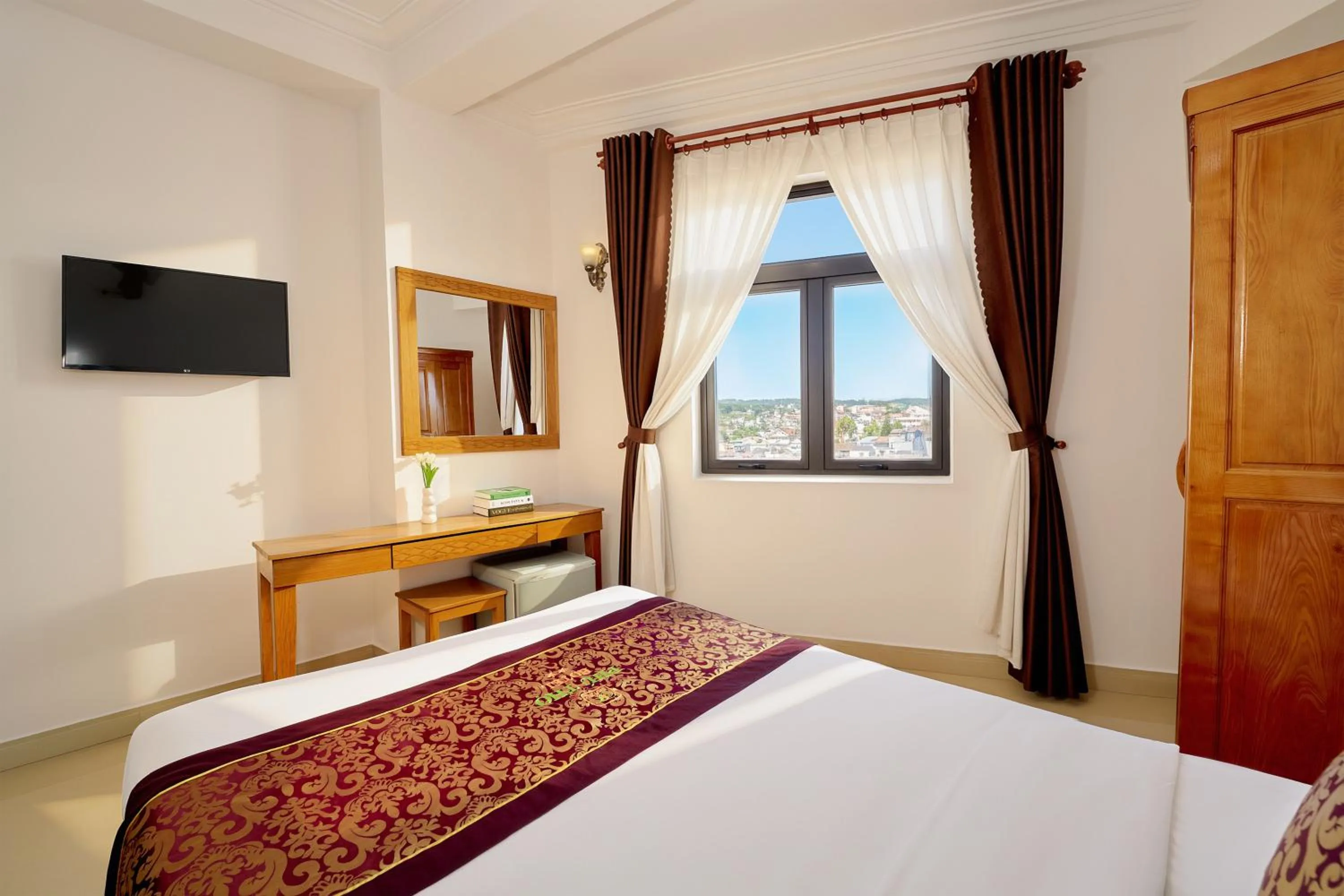 Bed in Phu Tho Da Lat Hotel