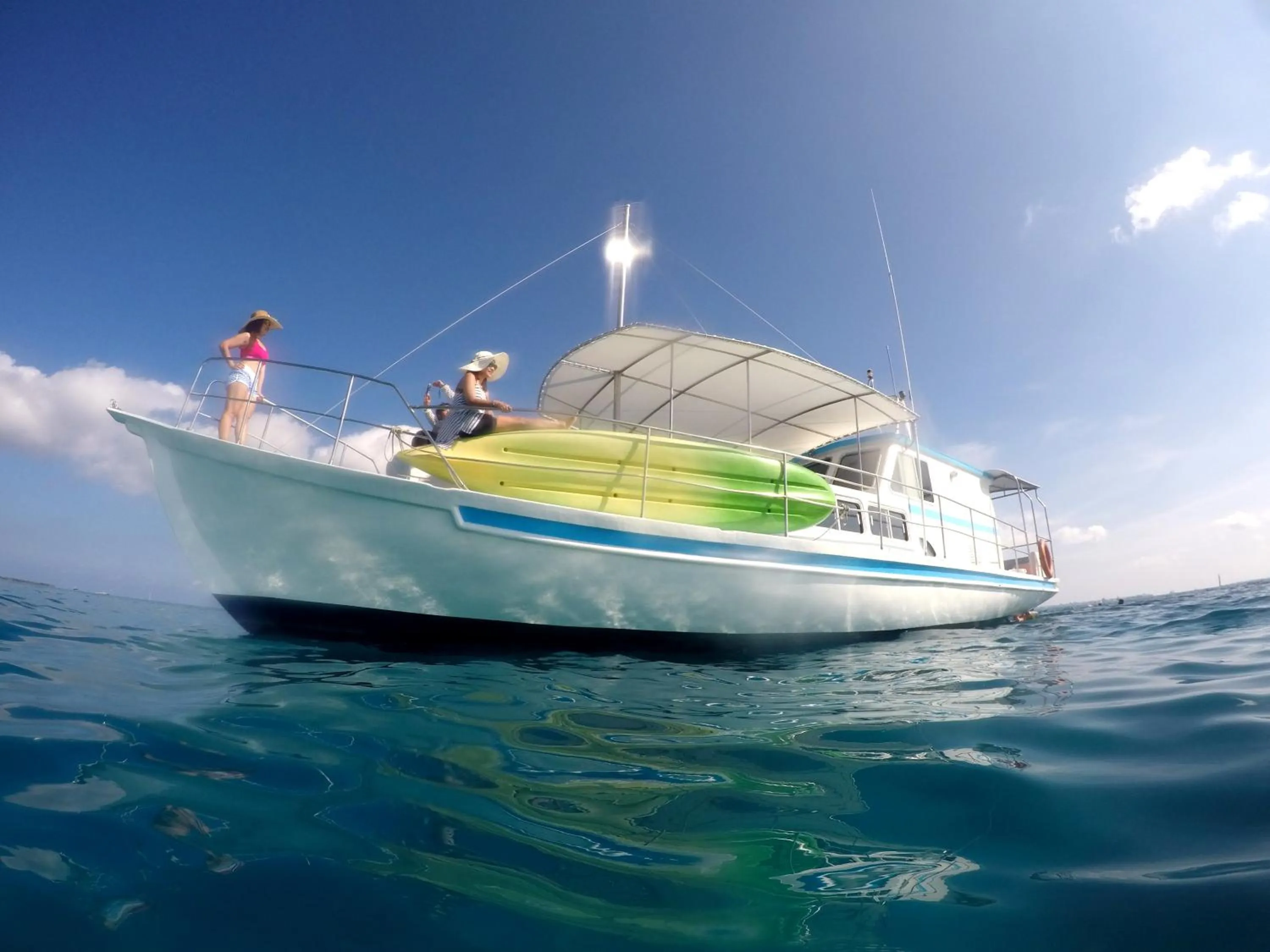 Turquoise Residence by UI