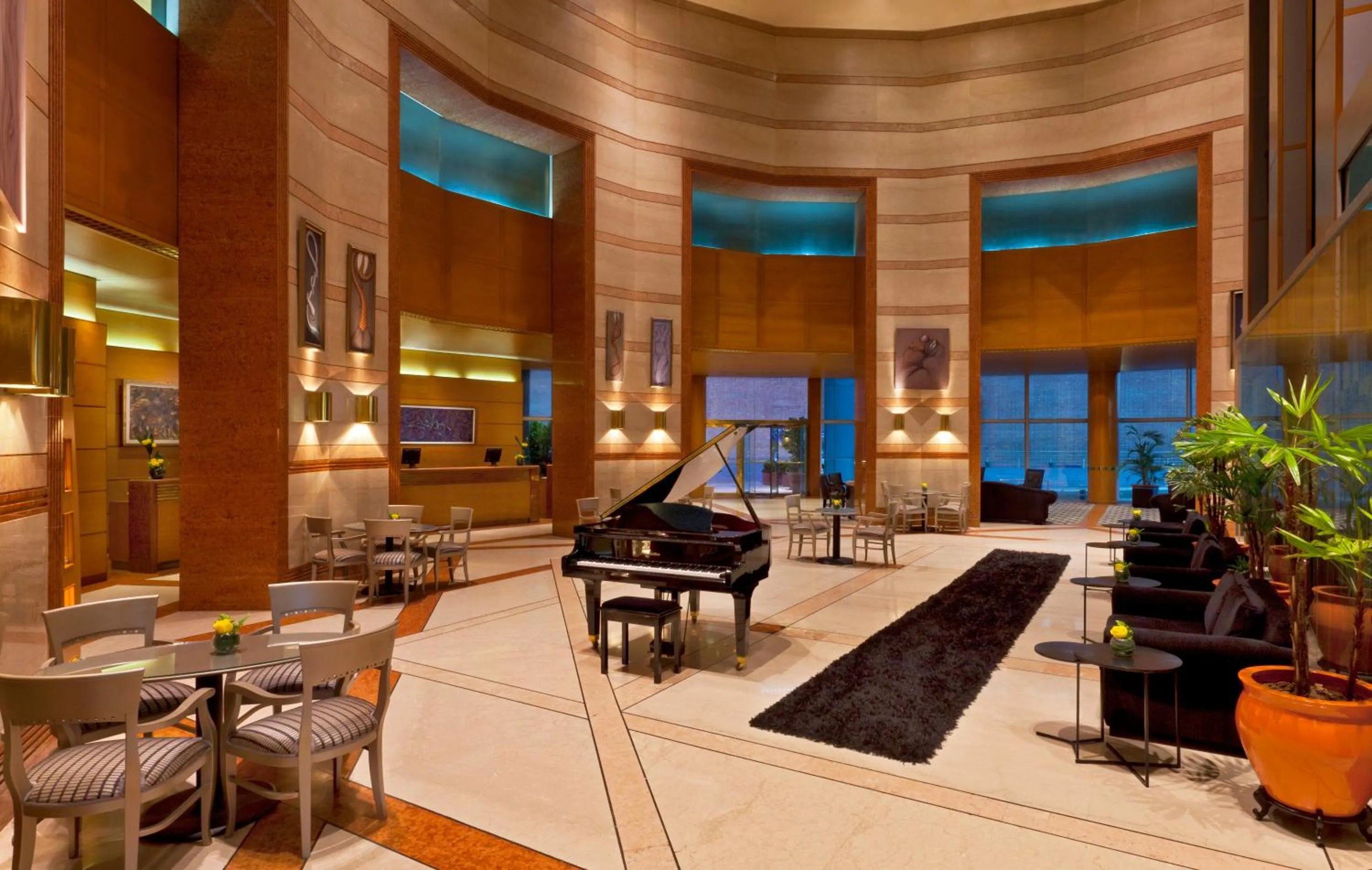 Lobby or reception in Quinto Centenario Hotel