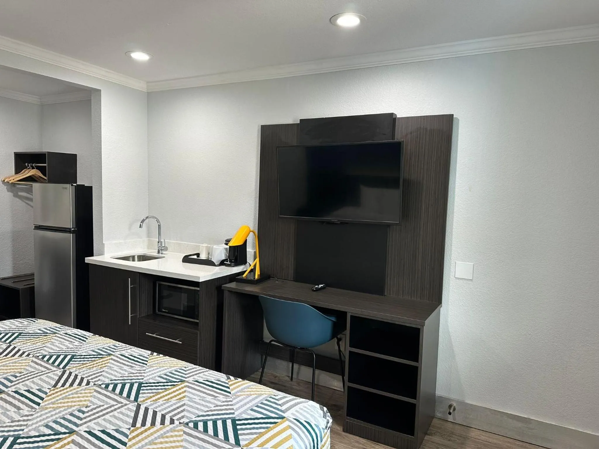 Bed in Studio 6 Suites San Ysidro CA San Diego South Bay