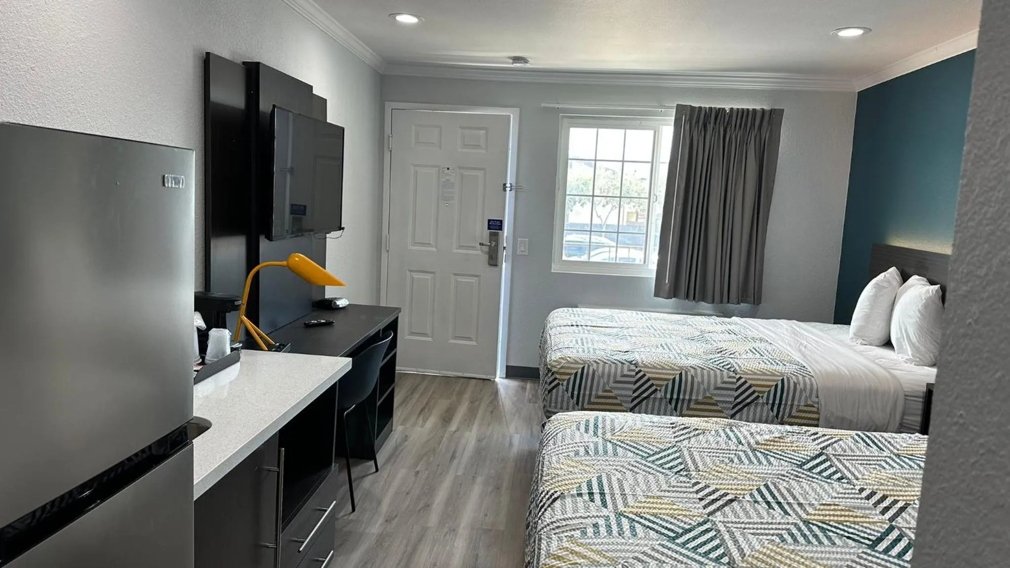 Kitchen or kitchenette, Bed in Studio 6 Suites San Ysidro CA San Diego South Bay