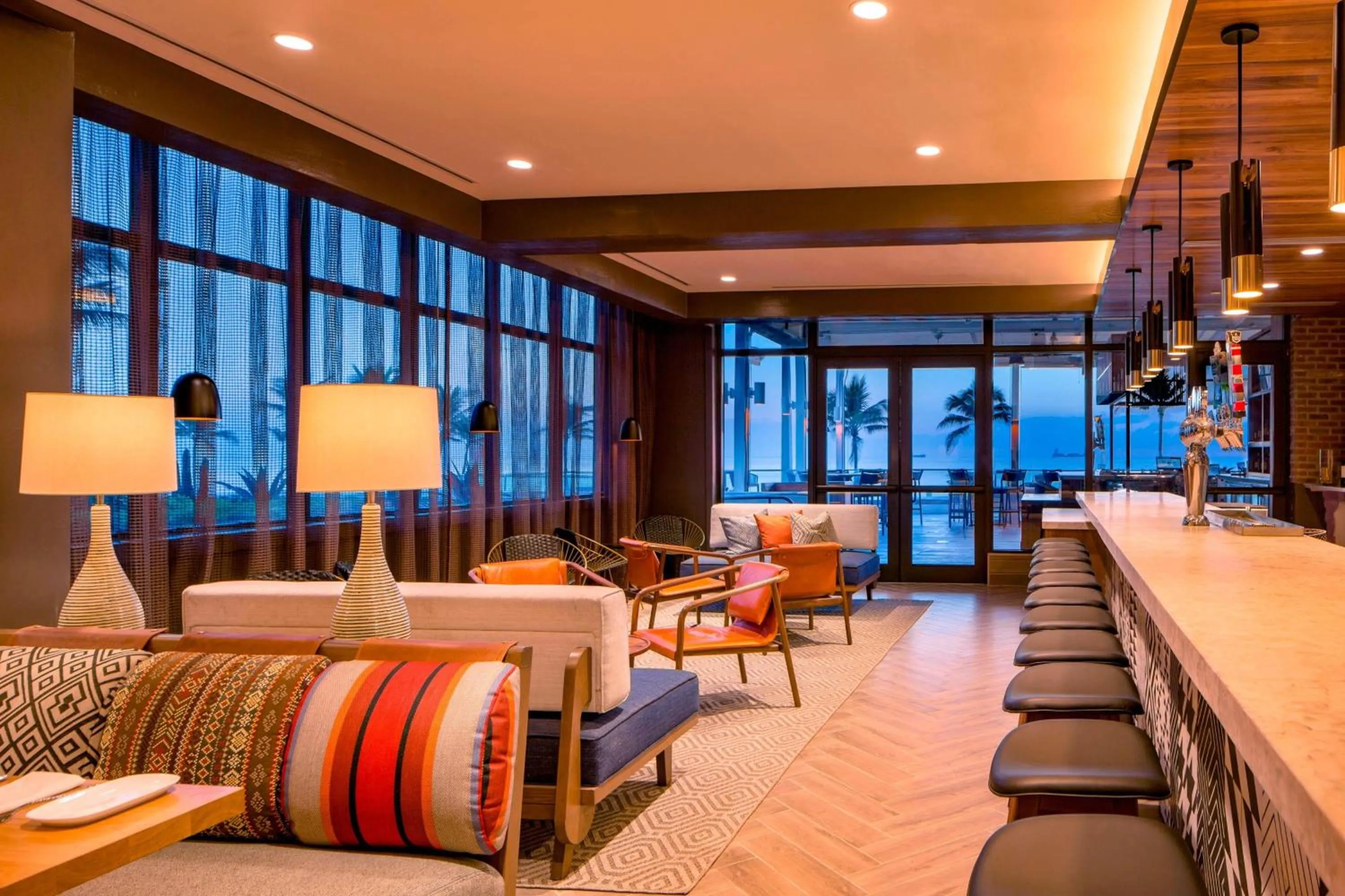 Lounge or bar in The Westin Fort Lauderdale Beach Resort