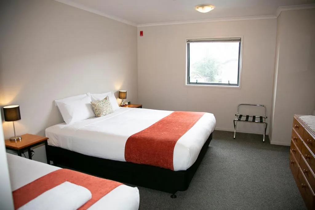 Bed in Bella Vista Motel Hamilton