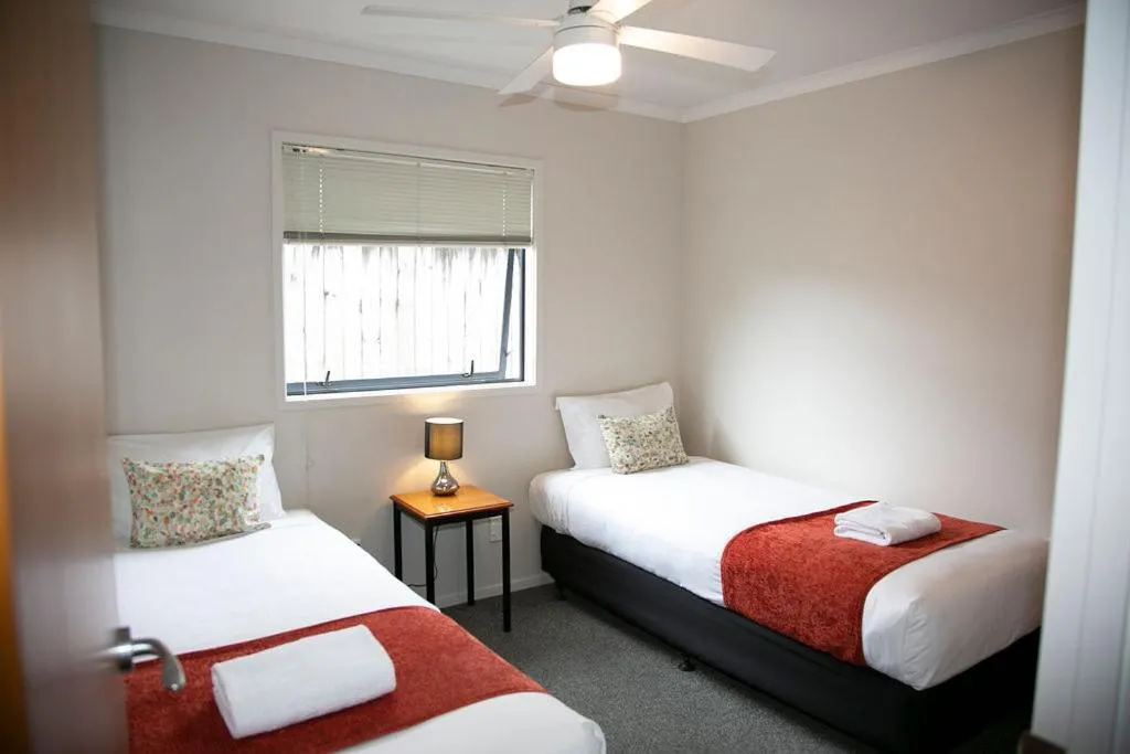 Bed in Bella Vista Motel Hamilton