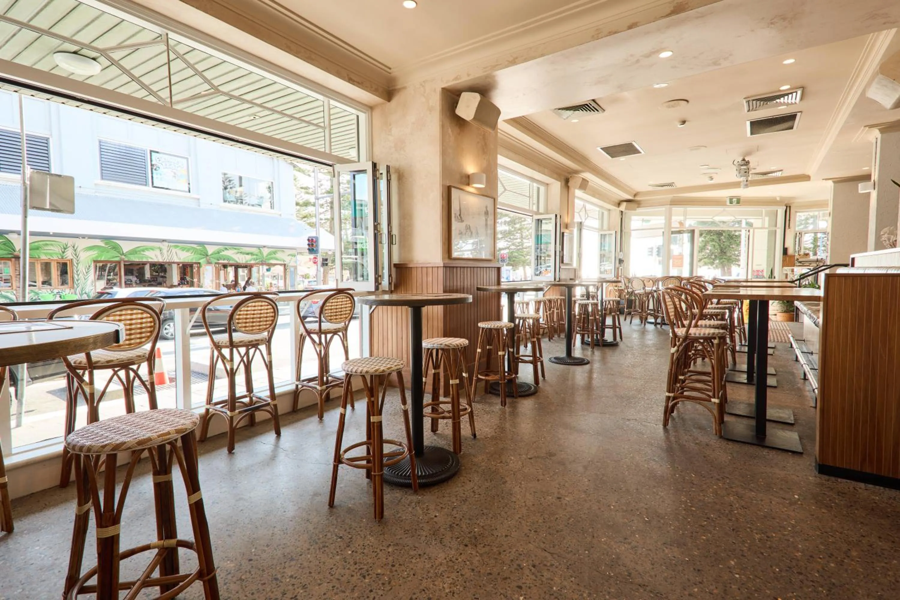 Lounge or bar in Coogee Bay Boutique Hotel