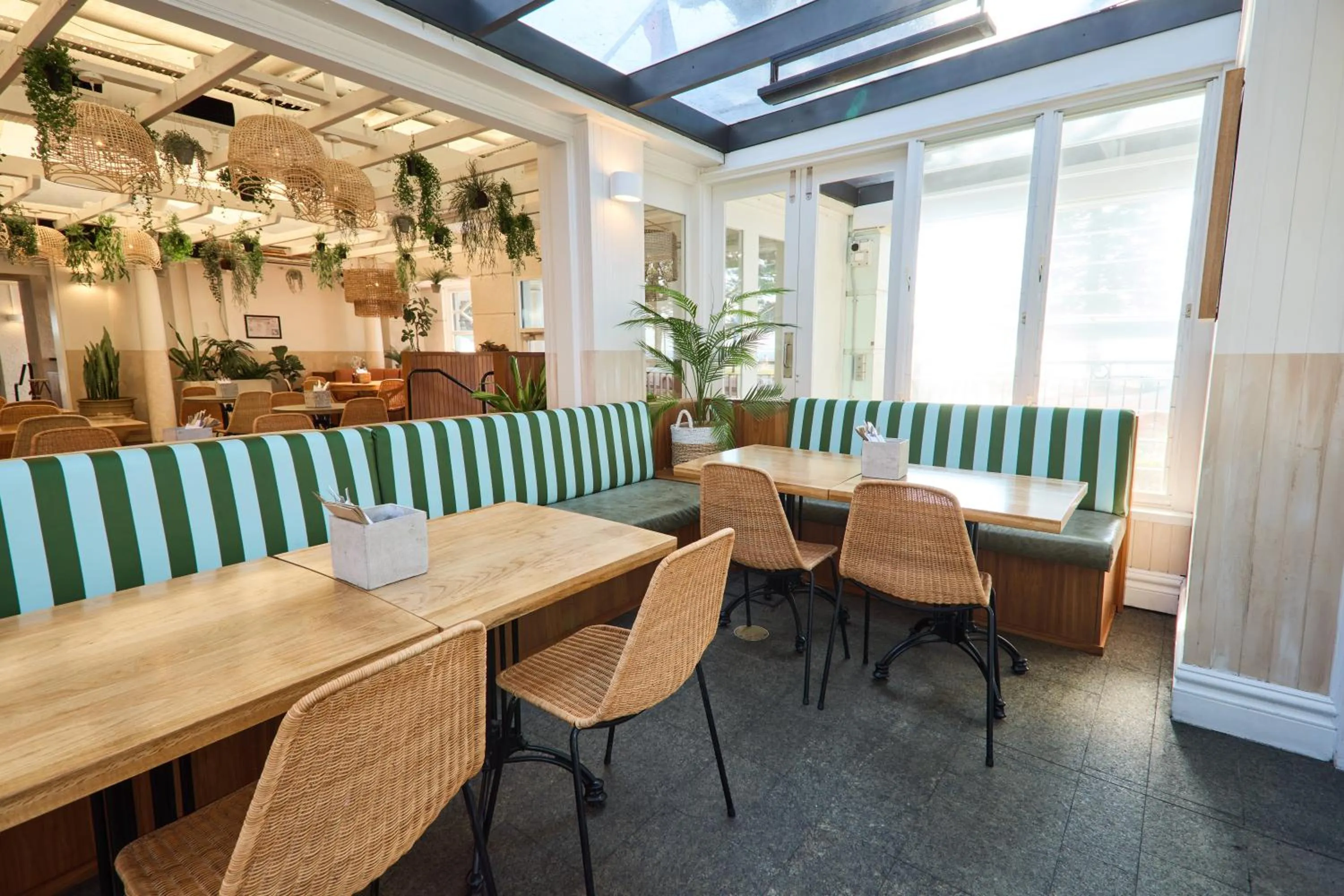 Restaurant/places to eat in Coogee Bay Boutique Hotel