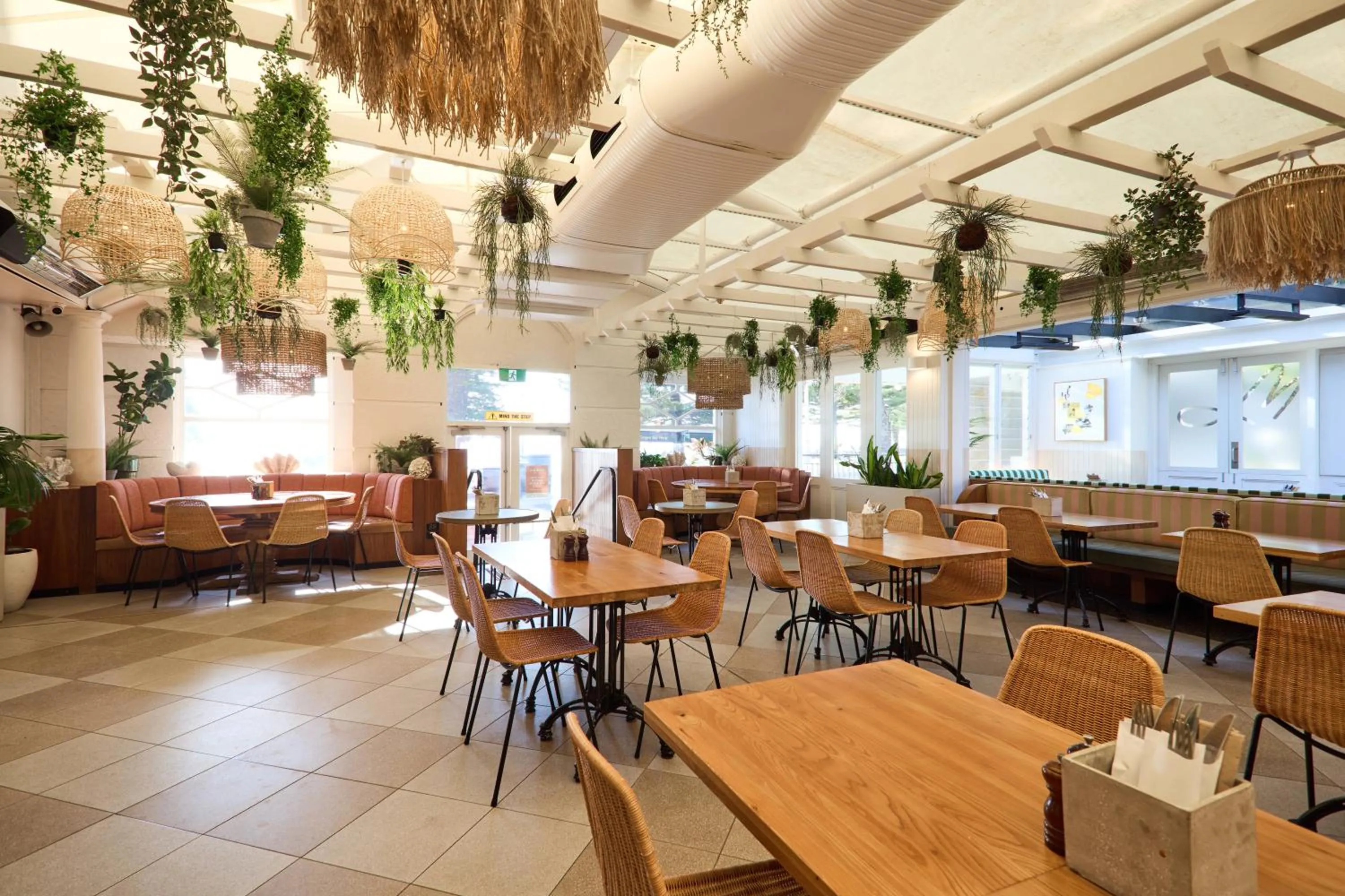 Restaurant/places to eat in Coogee Bay Boutique Hotel