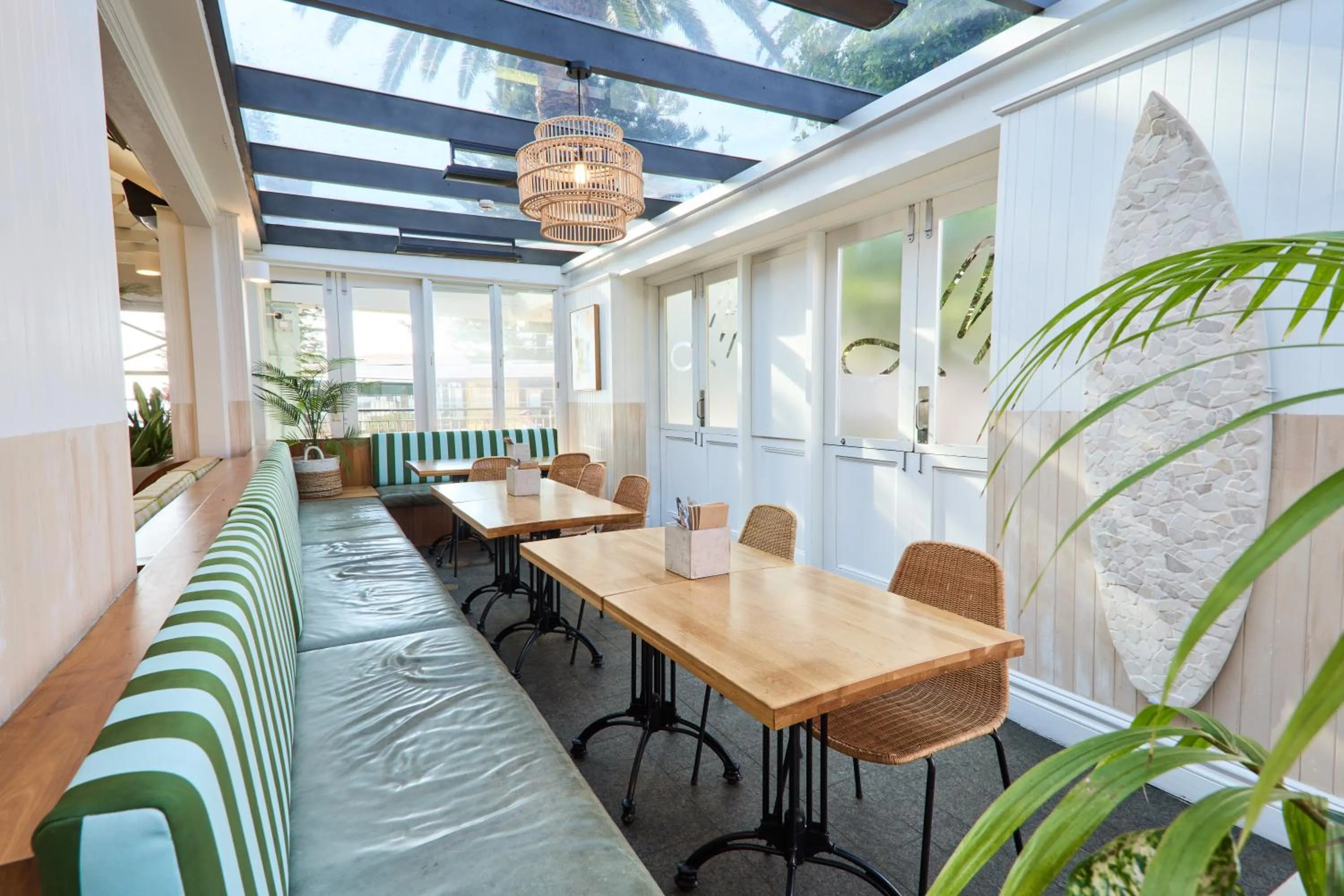 Restaurant/places to eat in Coogee Bay Boutique Hotel