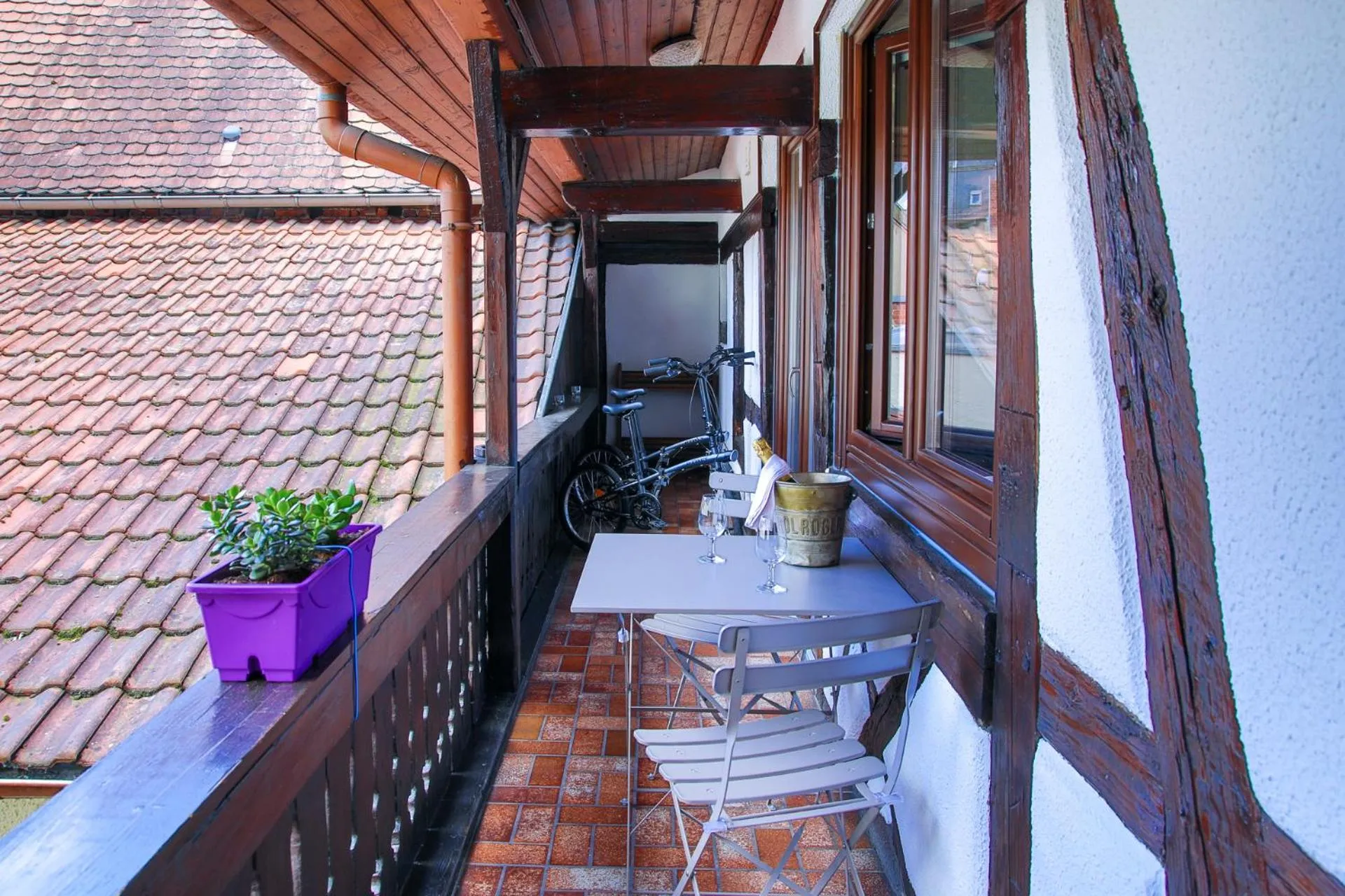 Patio in Suites Residences Spa
