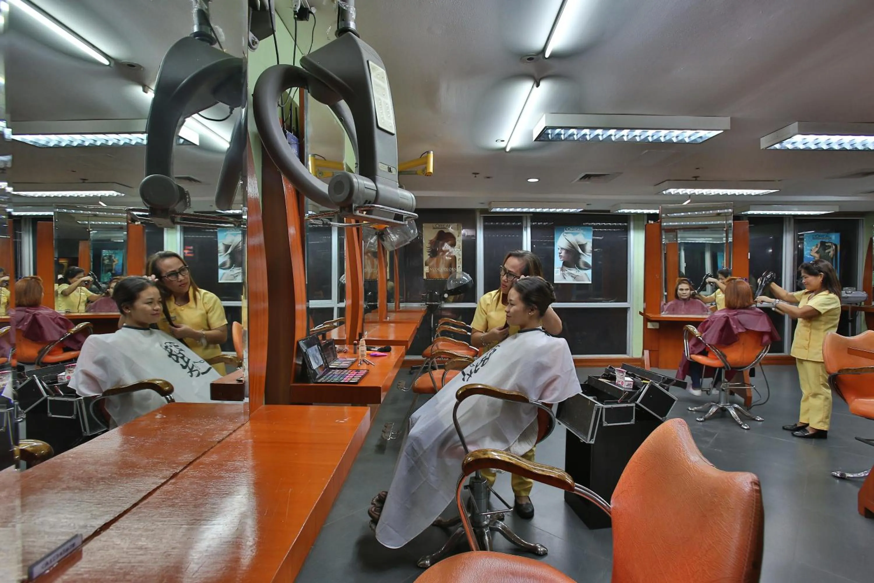 Area and facilities in Crown Regency Hotel & Towers