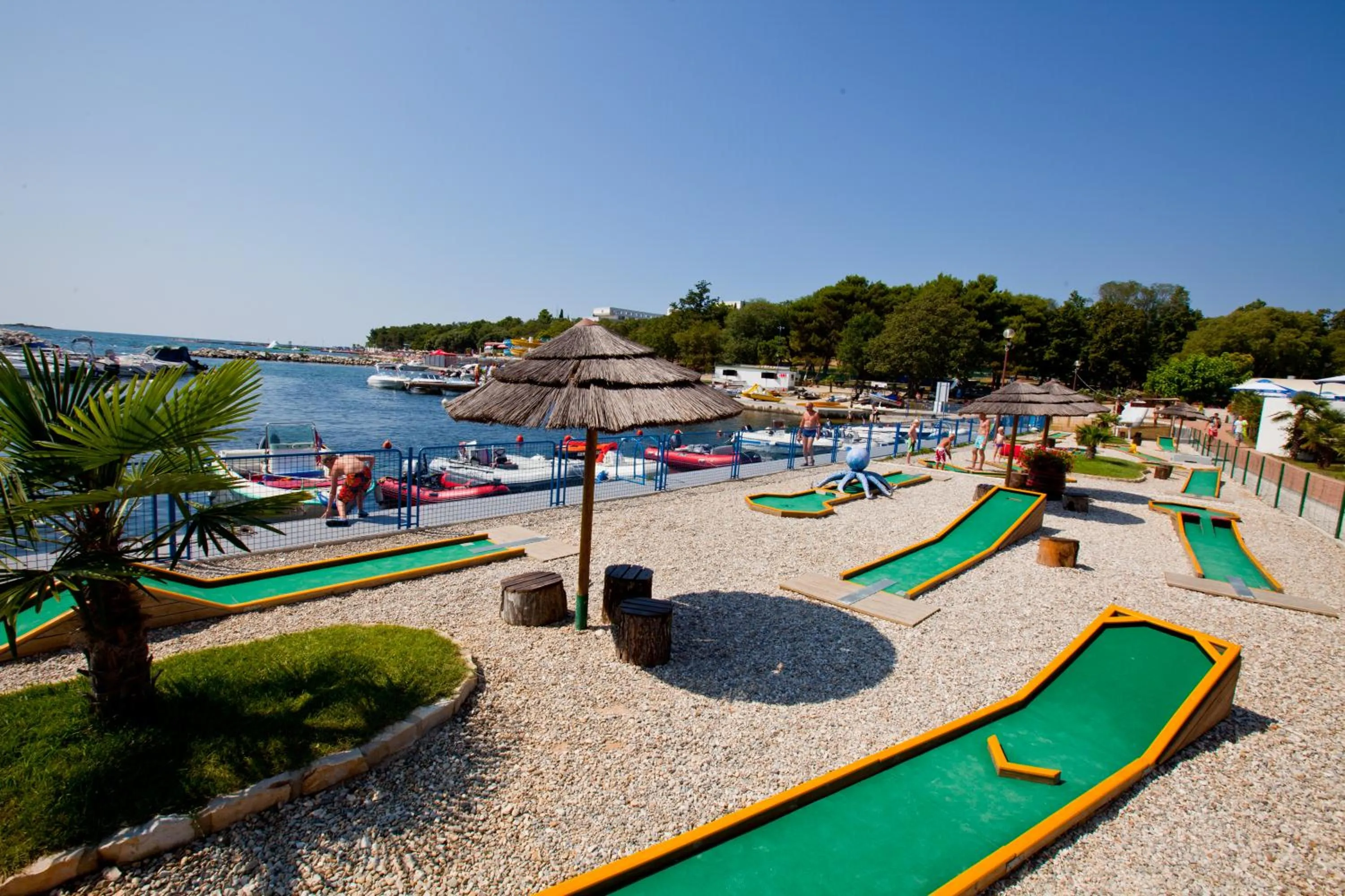 Minigolf in Mobile Homes Comfort ELBA Zelena Laguna