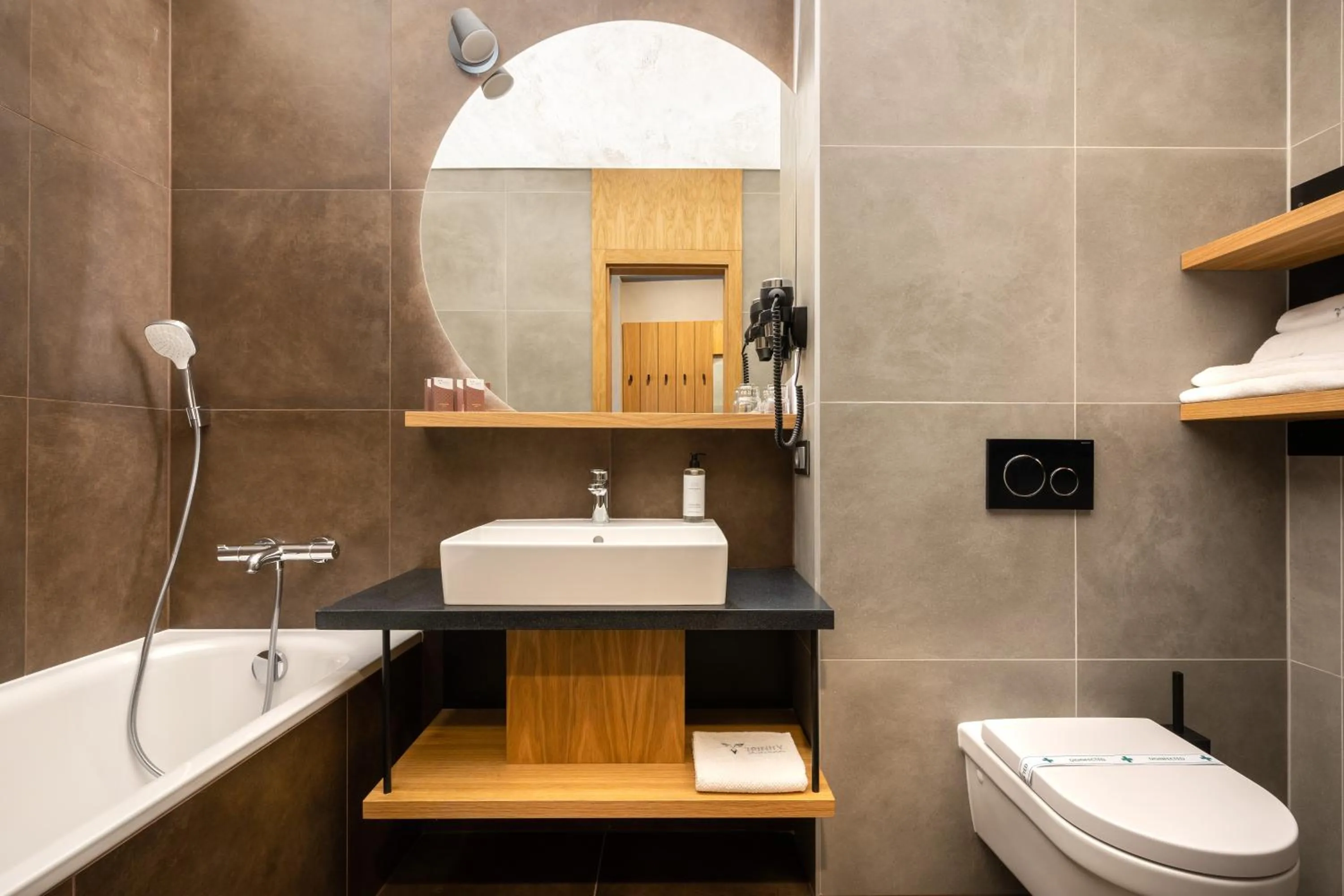 Atrium Hotel - Family friendly