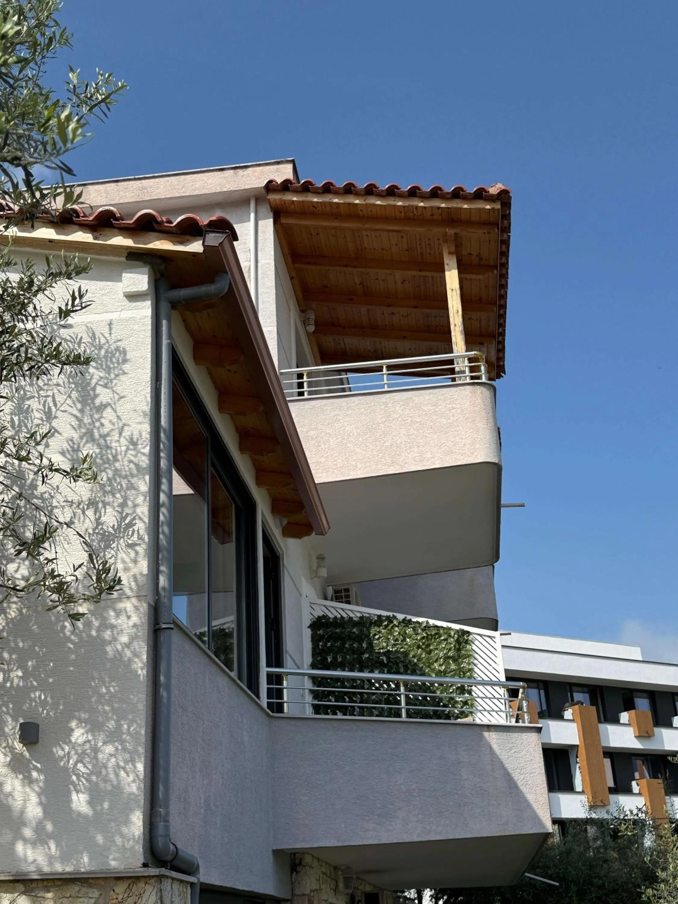 Property building in Vila Bilali