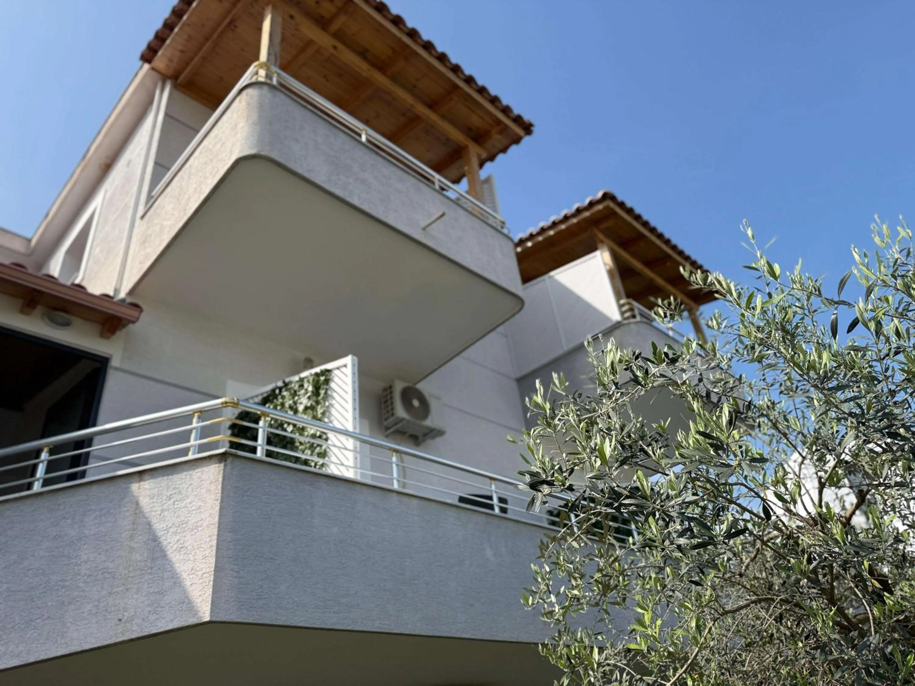 Property building in Vila Bilali