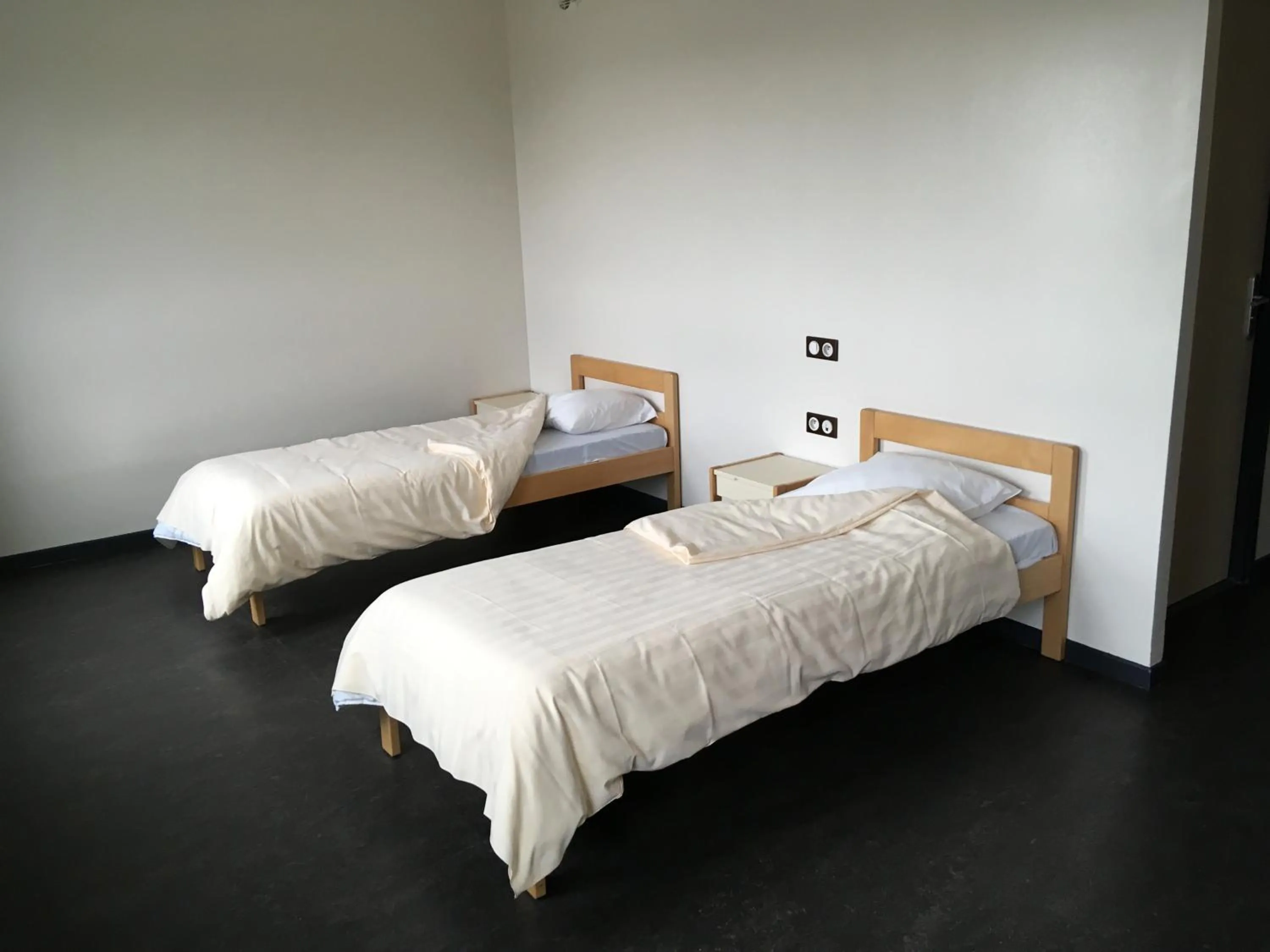 Bedroom, Bed in Auberge de jeunesse L'Escale