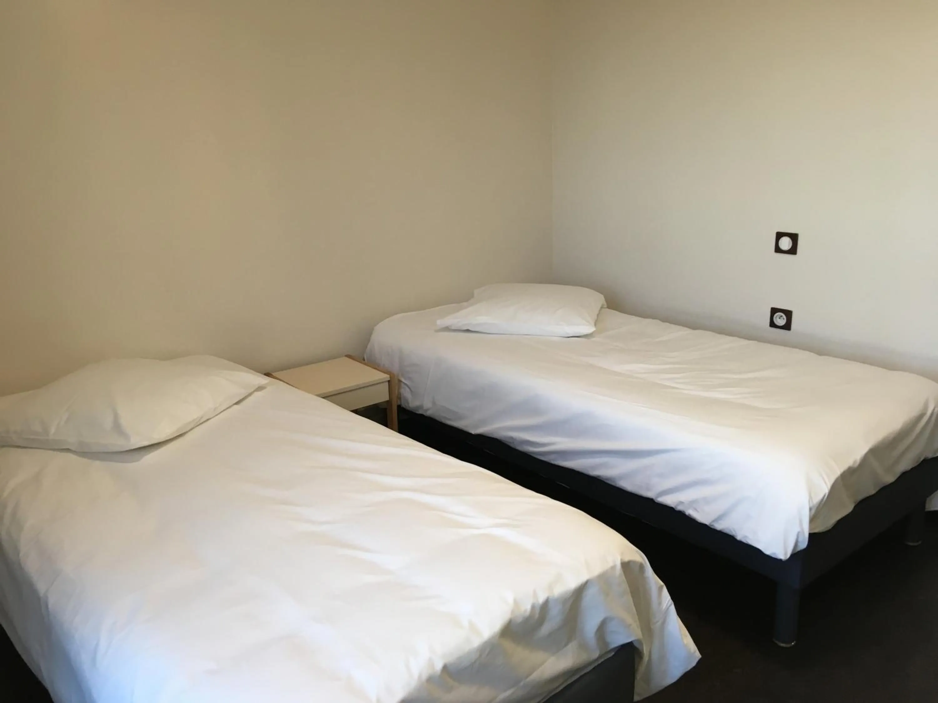 Bedroom, Bed in Auberge de jeunesse L'Escale