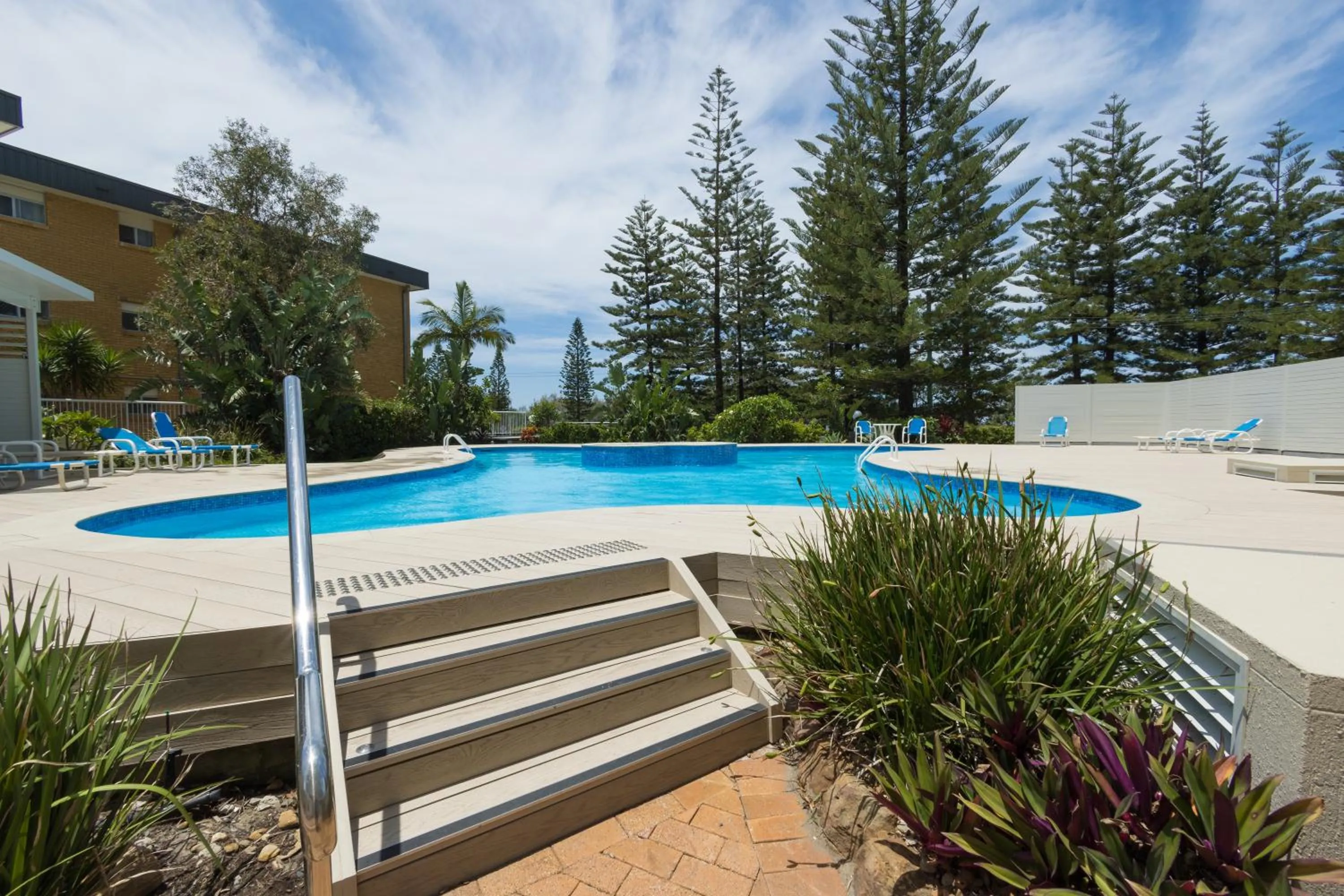 Swimming pool in Burleigh Surf Apartments